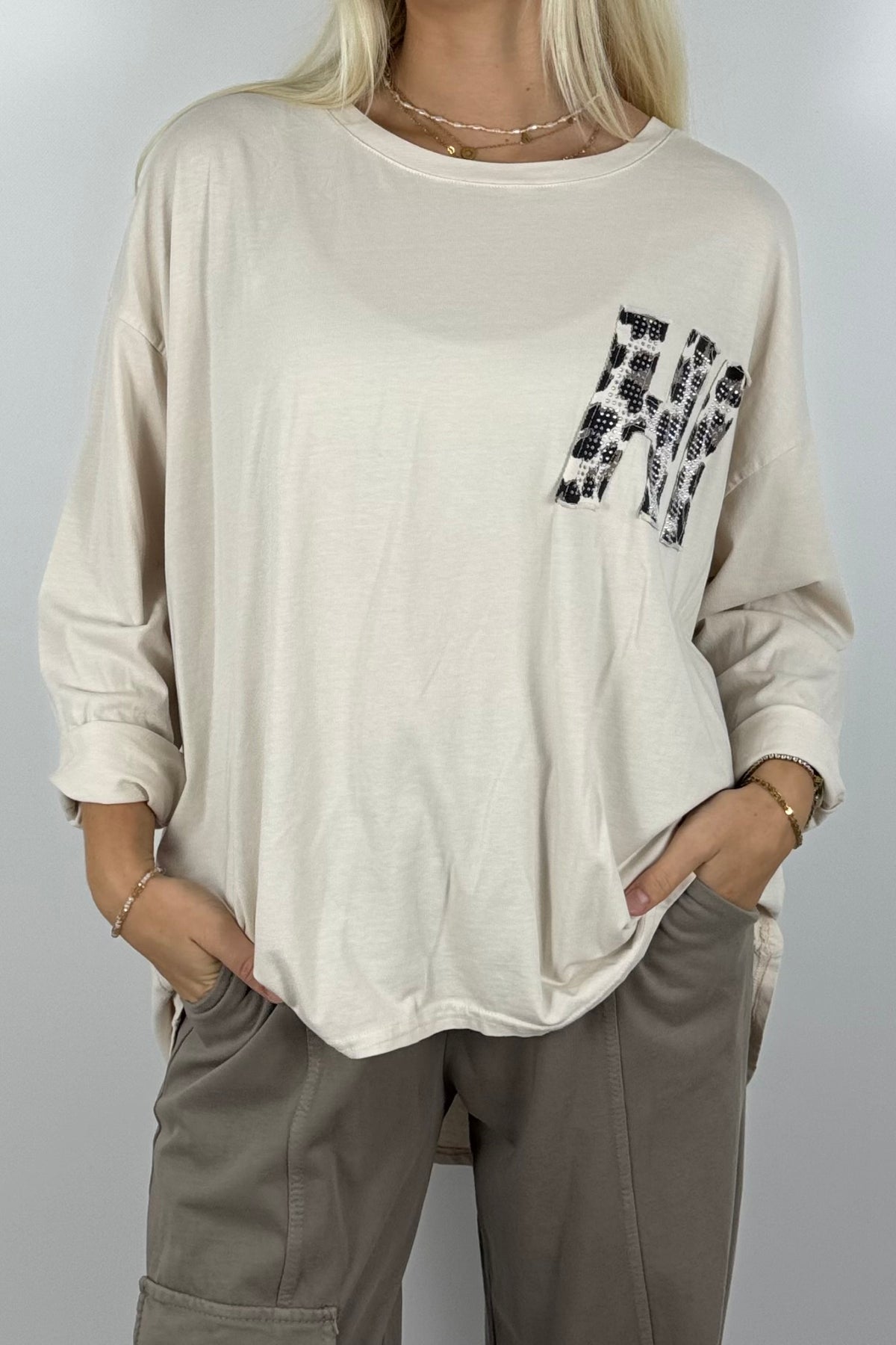 Oversize Longshirt mit Leo-Detail –Beige