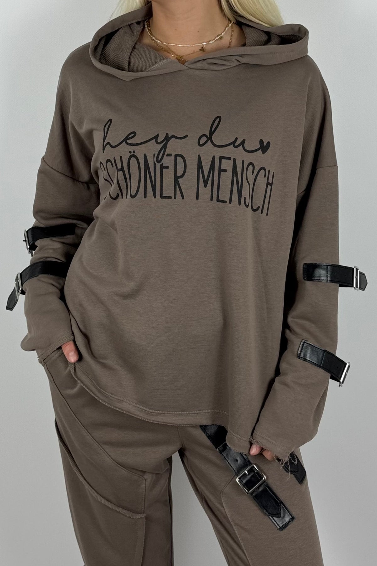 Oversize Hoodie „Hey du schöner Mensch“ mit Kapuze – Mud