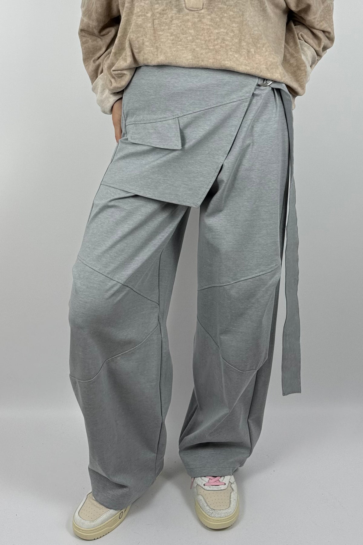 Lässige Hose mit Wickel-Detail & Schnalle-Grau