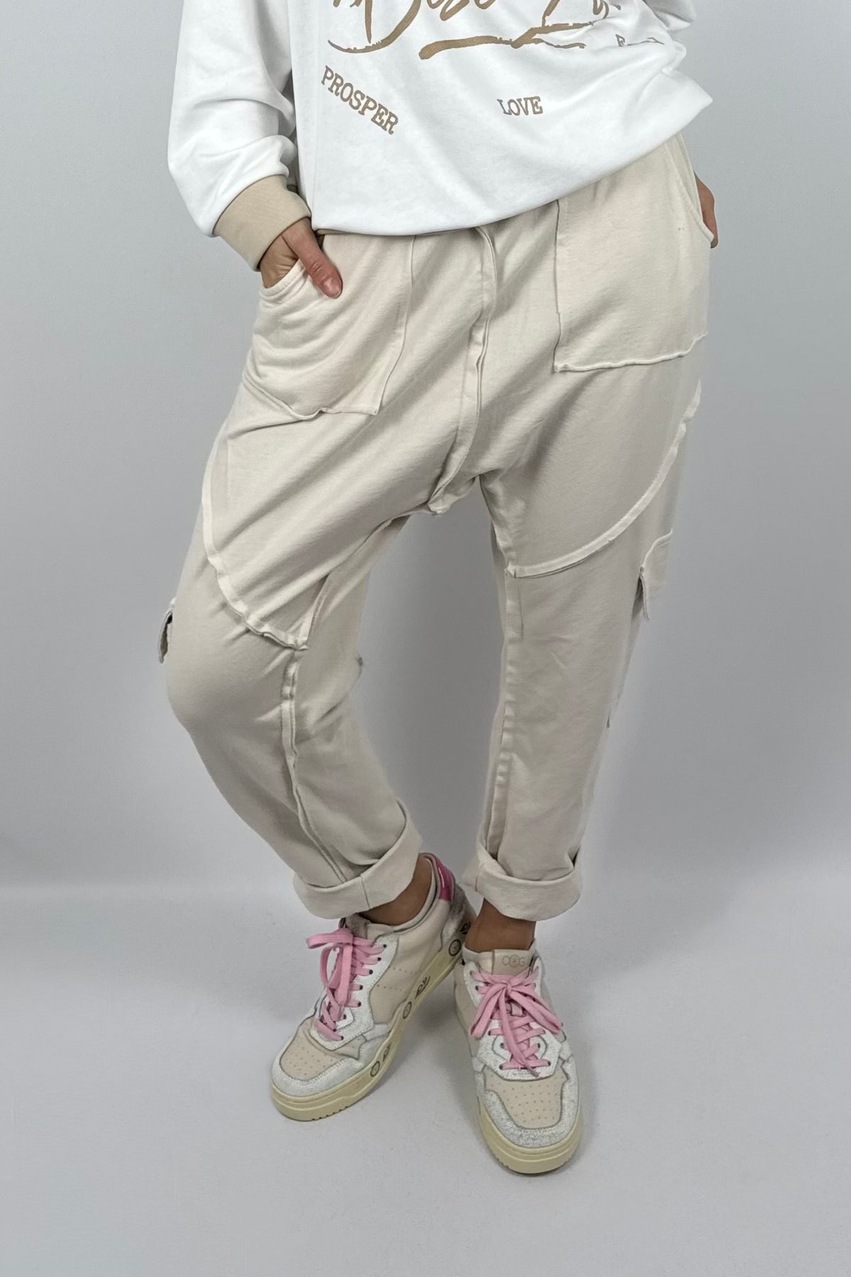 Damen-Cargohose mit tiefem Schritt und Ziernähten-Beige