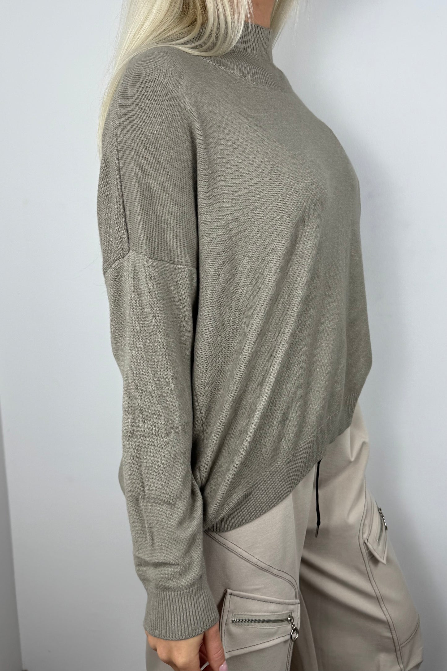 Oversize Shirt mit Herz-Patch & Zierknöpfen –Mud