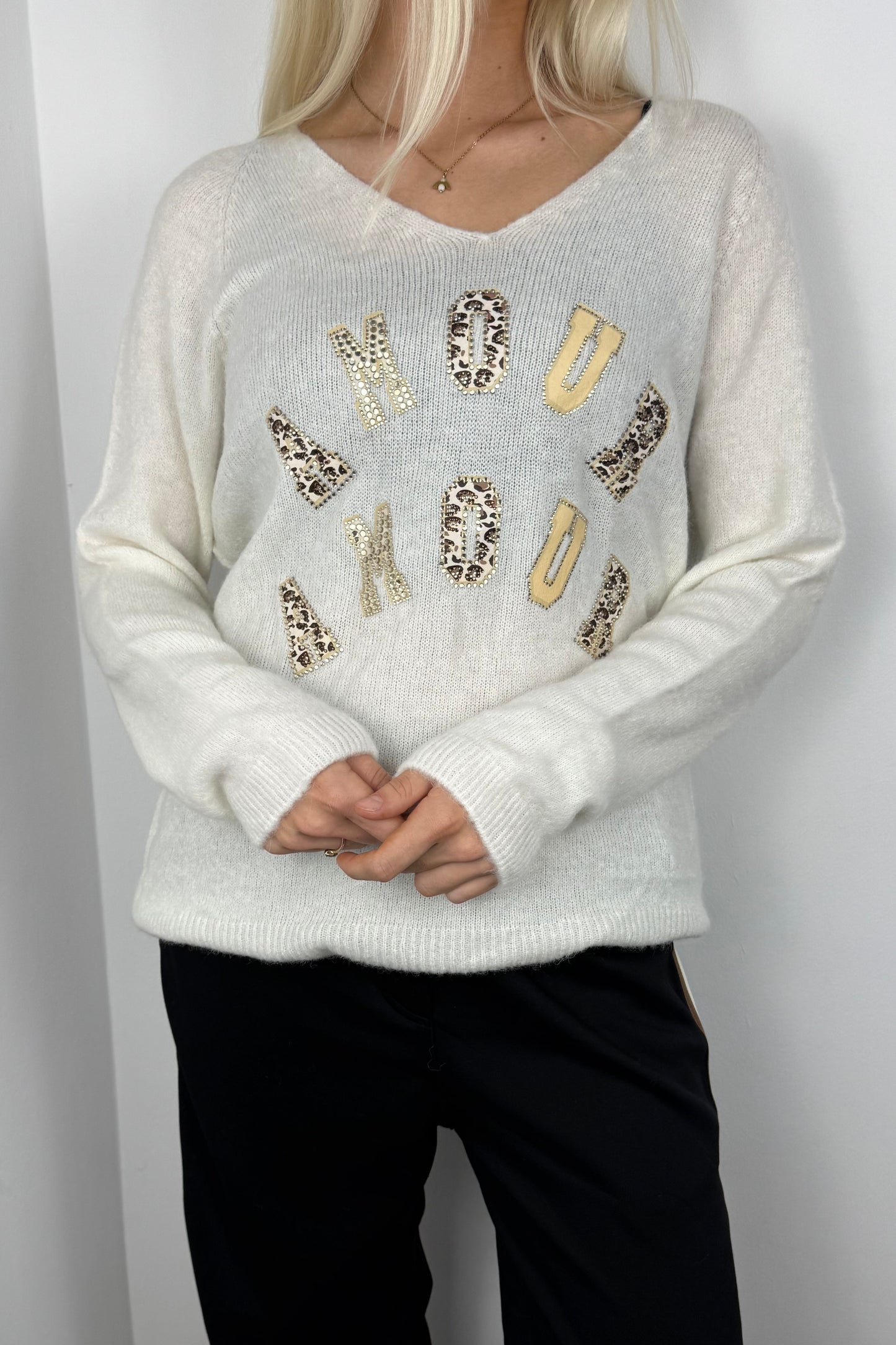 Pullover mit Strass-Schriftzug „AMOUR“ – Weiß
