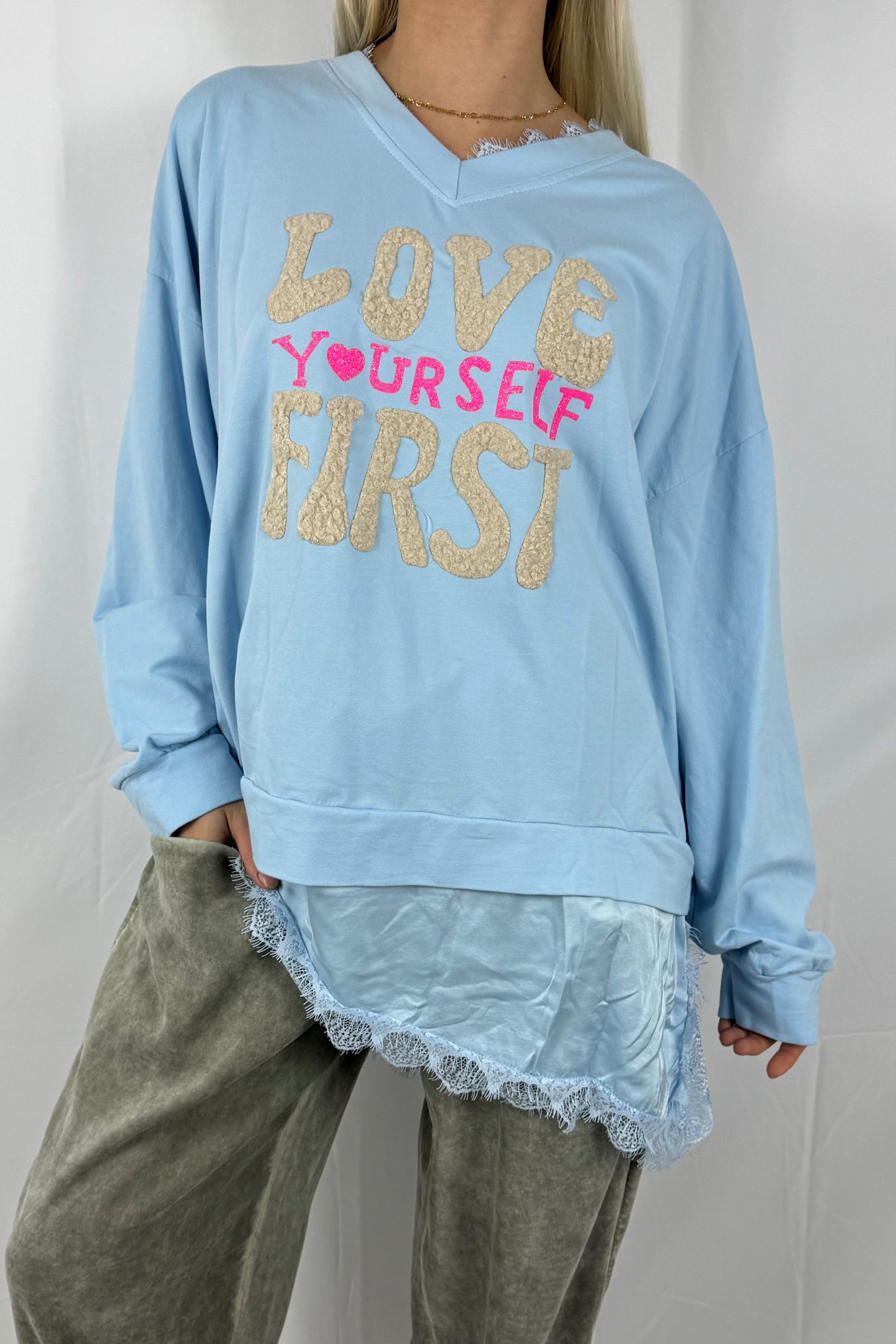 Oversize Shirt „Love Yourself First“-Hell Blau