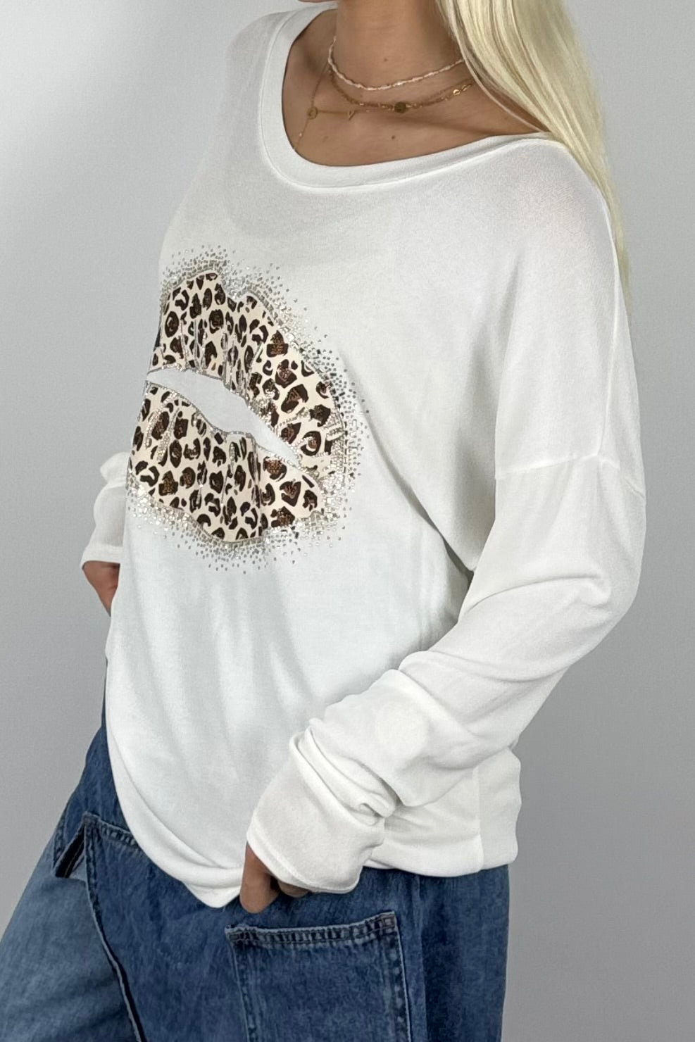 Damen Oversize Shirt mit Leo-Lippen & Glitzer –Weiß