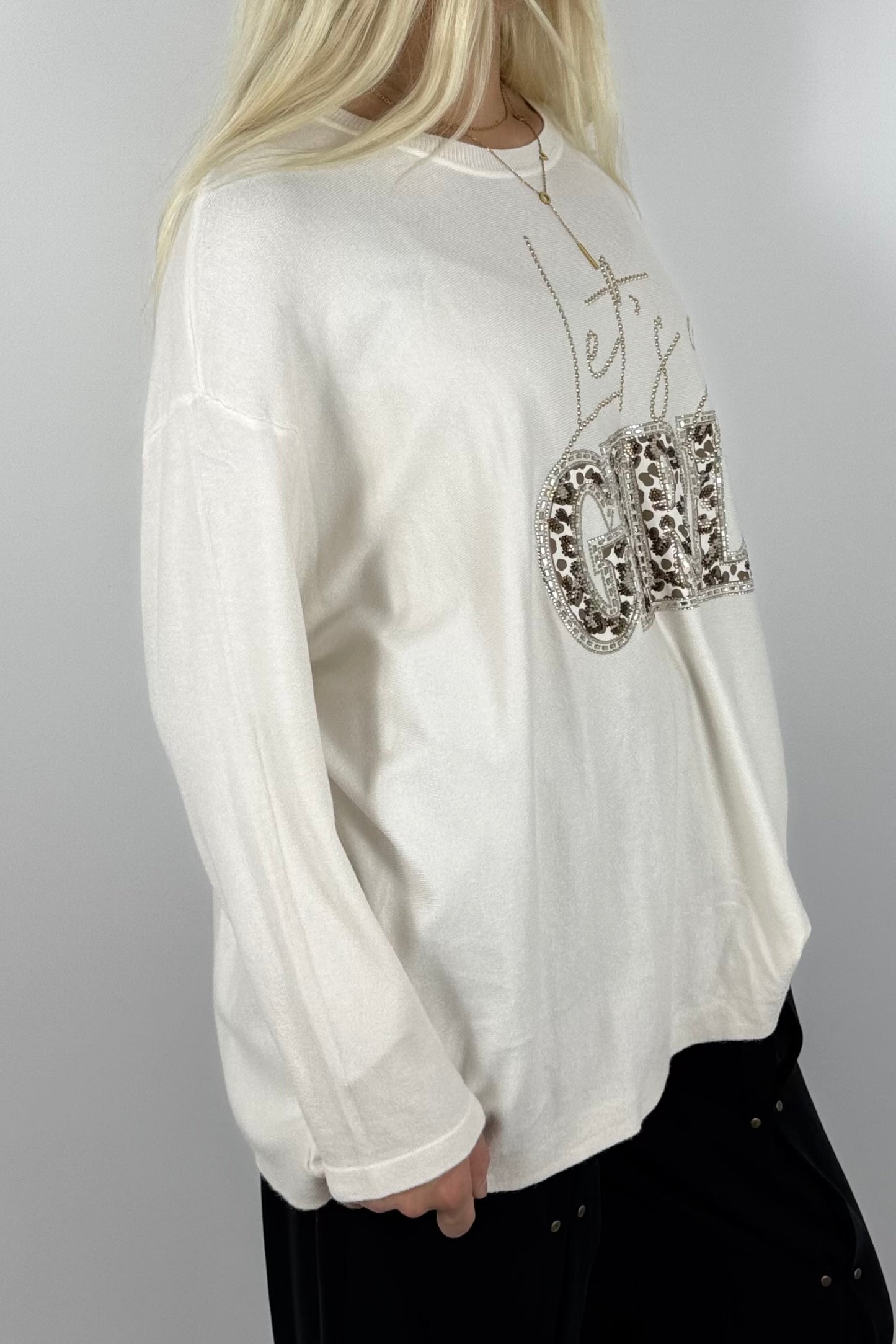 Damen Oversize Shirt „Let’s Go Girls“ mit Leo-Print & Glitzersteinen-Weiß
