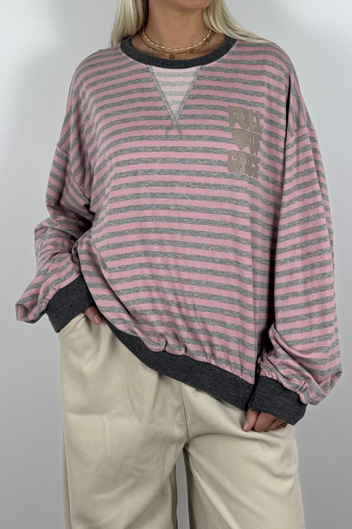 Oversize Streifen-Shirt mit „Full of Grace“-Rosa