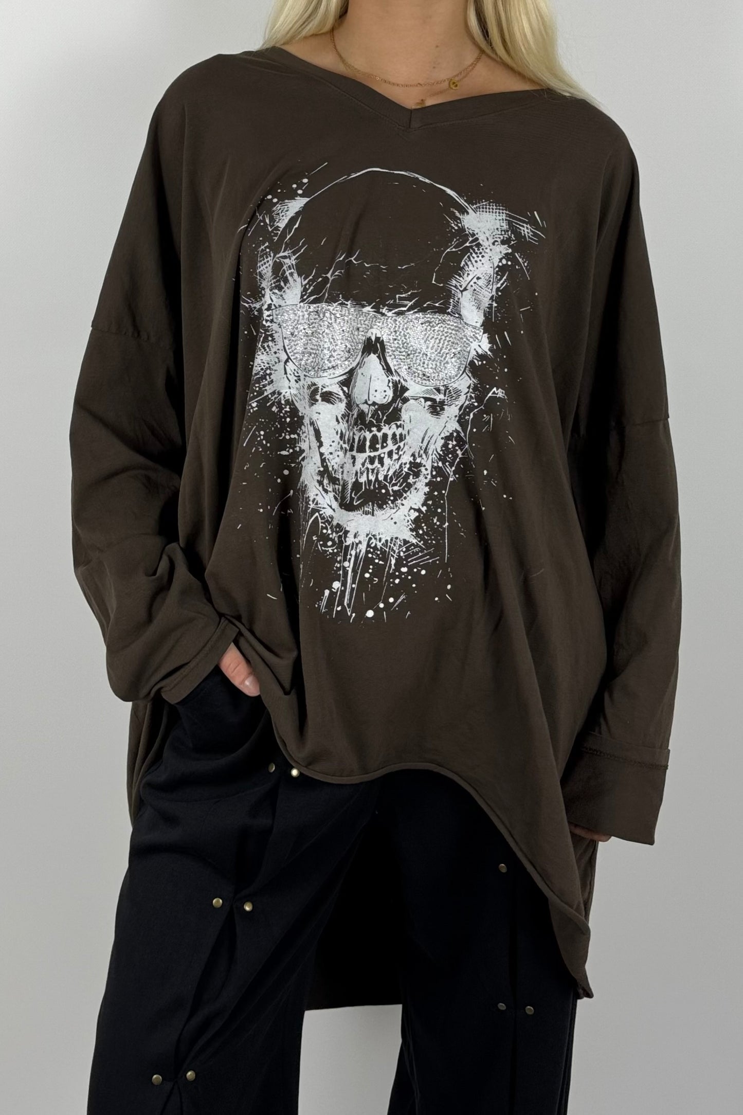 Oversize Damen Shirt mit Totenkopf-Print-Schoko