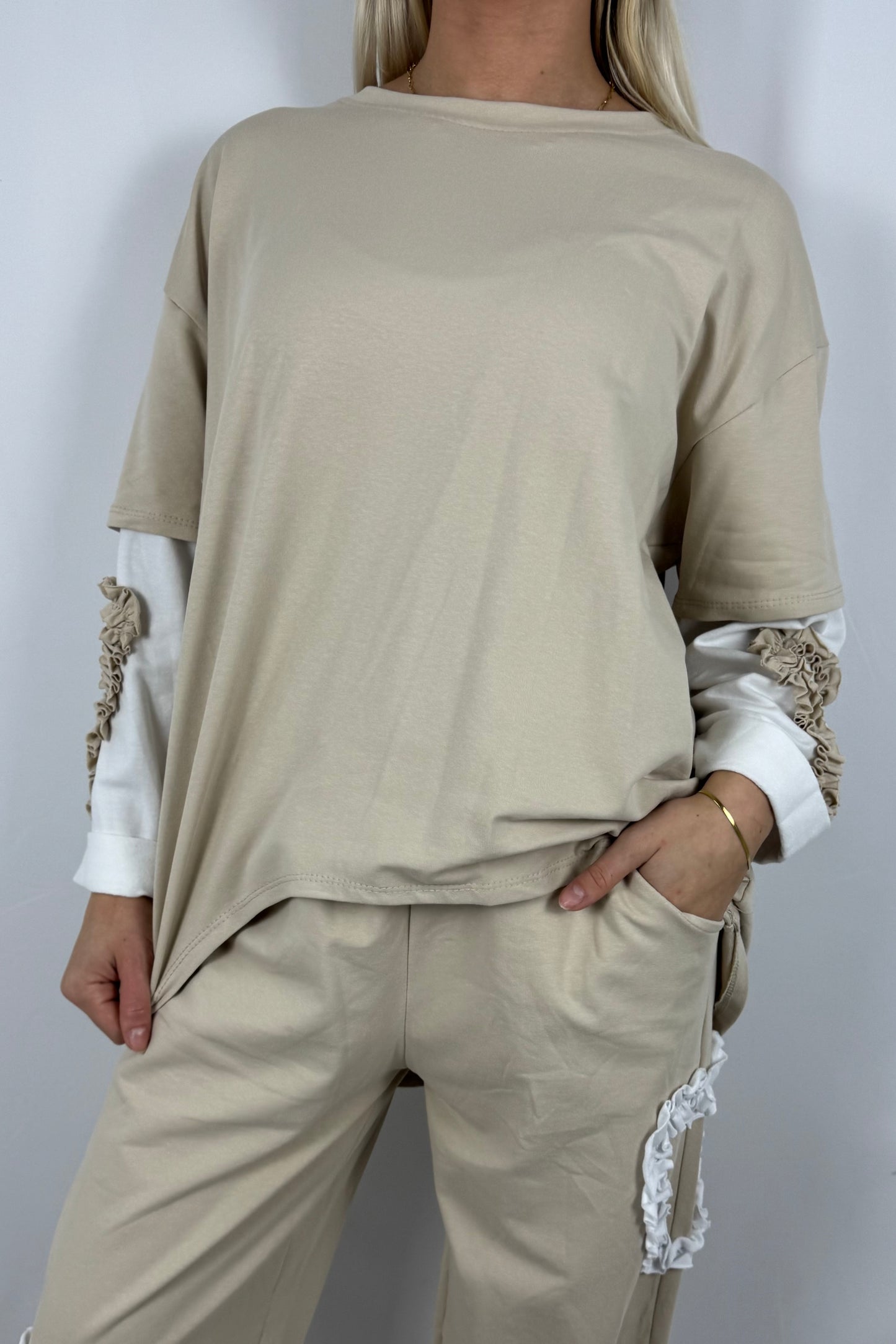 Damen Shirt mit Herz Applikation an den Ärmeln-Beige