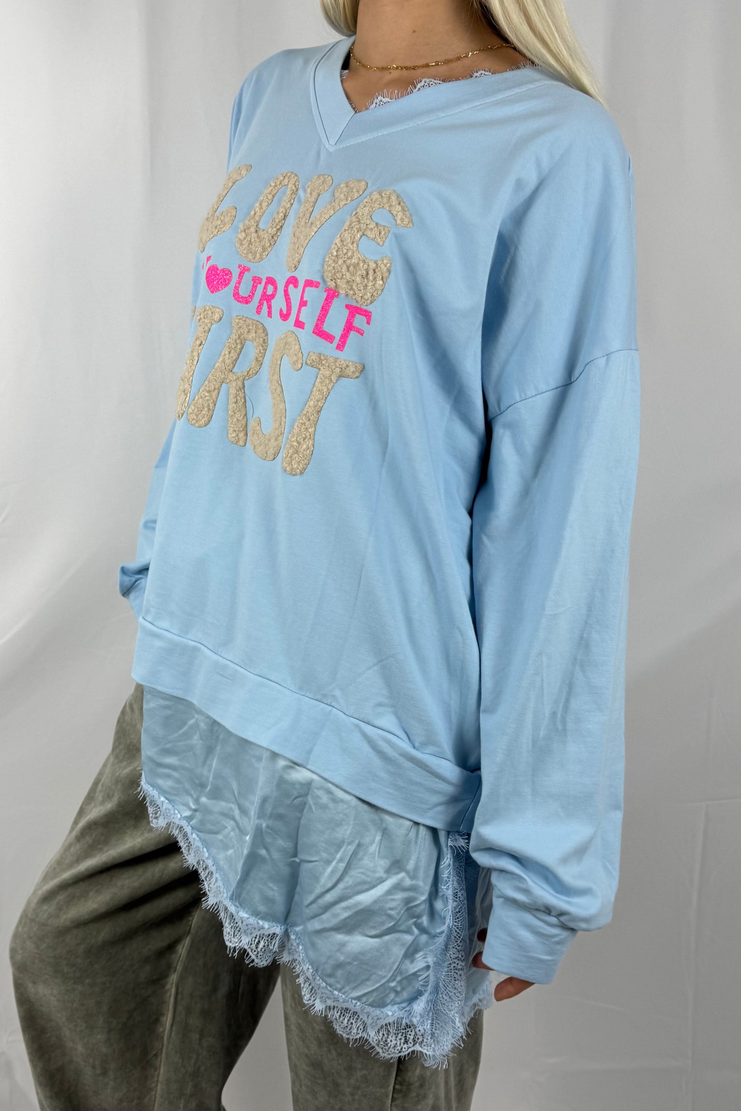Oversize Shirt „Love Yourself First“-Hell Blau