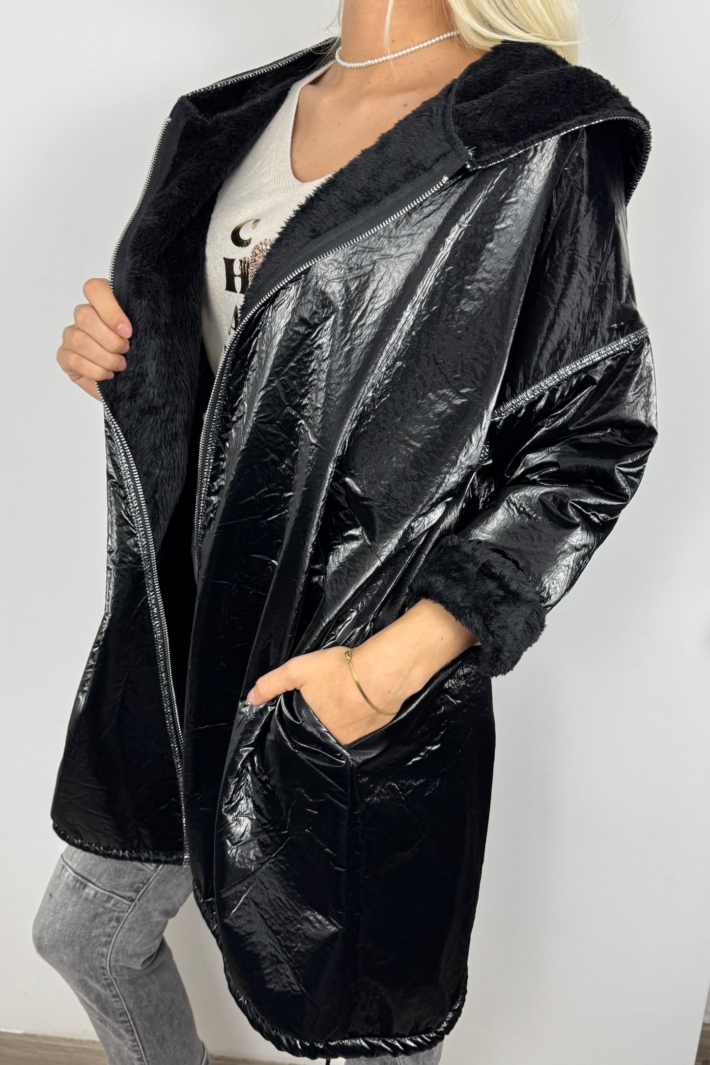 Damen Metallic-Jacke mit Teddyfutter und Reißverschluss –Schwarz