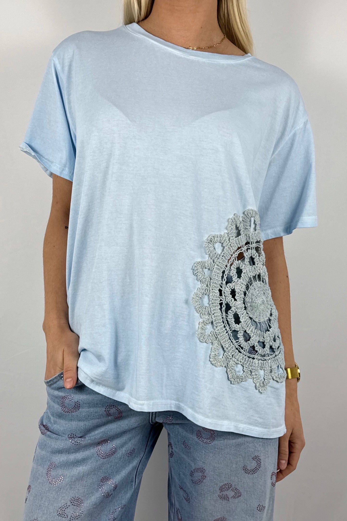Shirt mit großem Häkel Muster-Hellblau