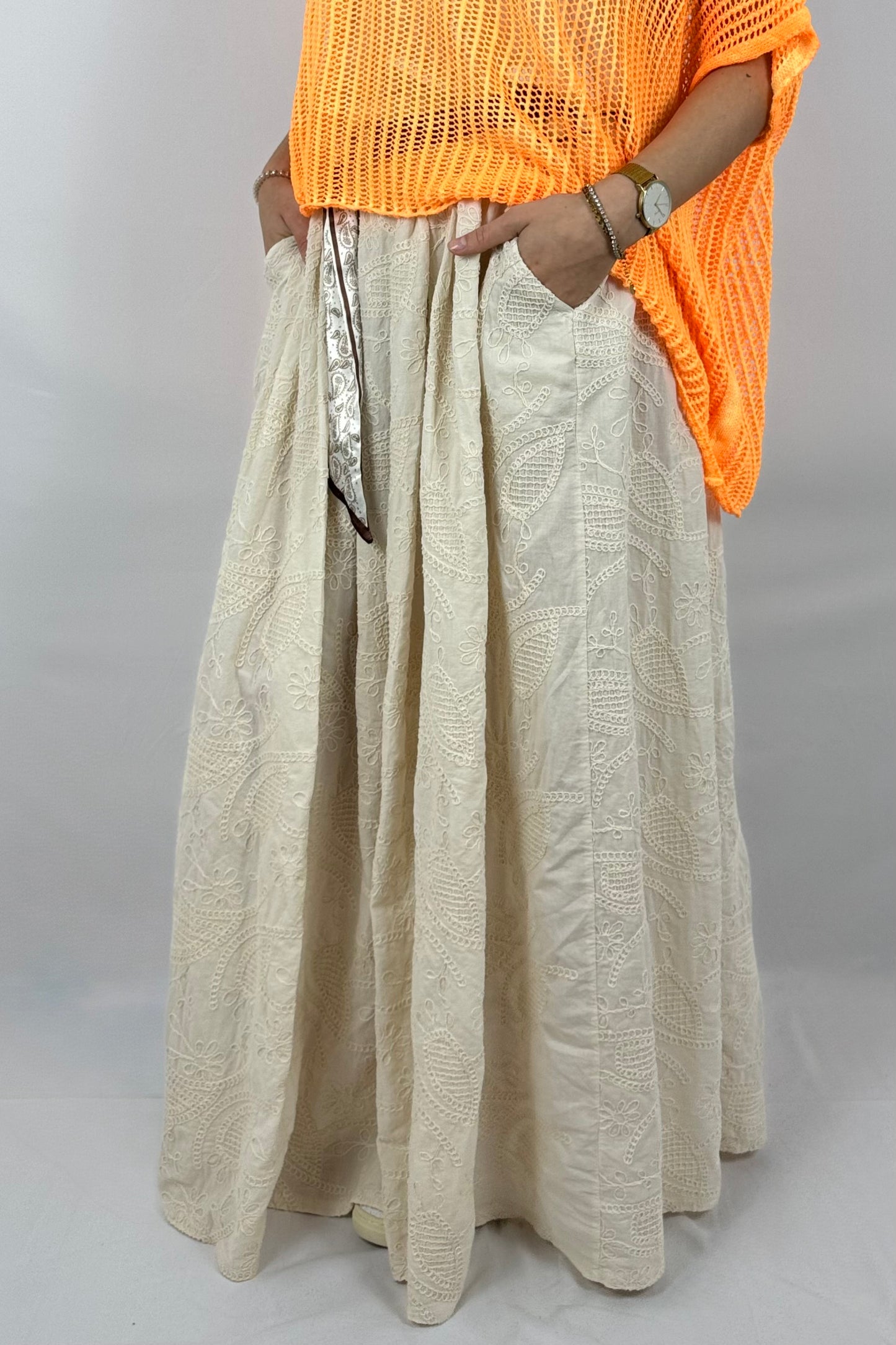 Boho Midi Rock mit Stickerei & Gürtel – Baumwolle -Butter