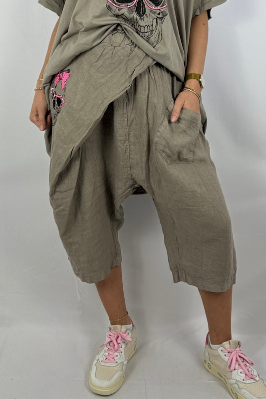 Leinen-Shorts mit Skull-Print & Neon-Details-Mud