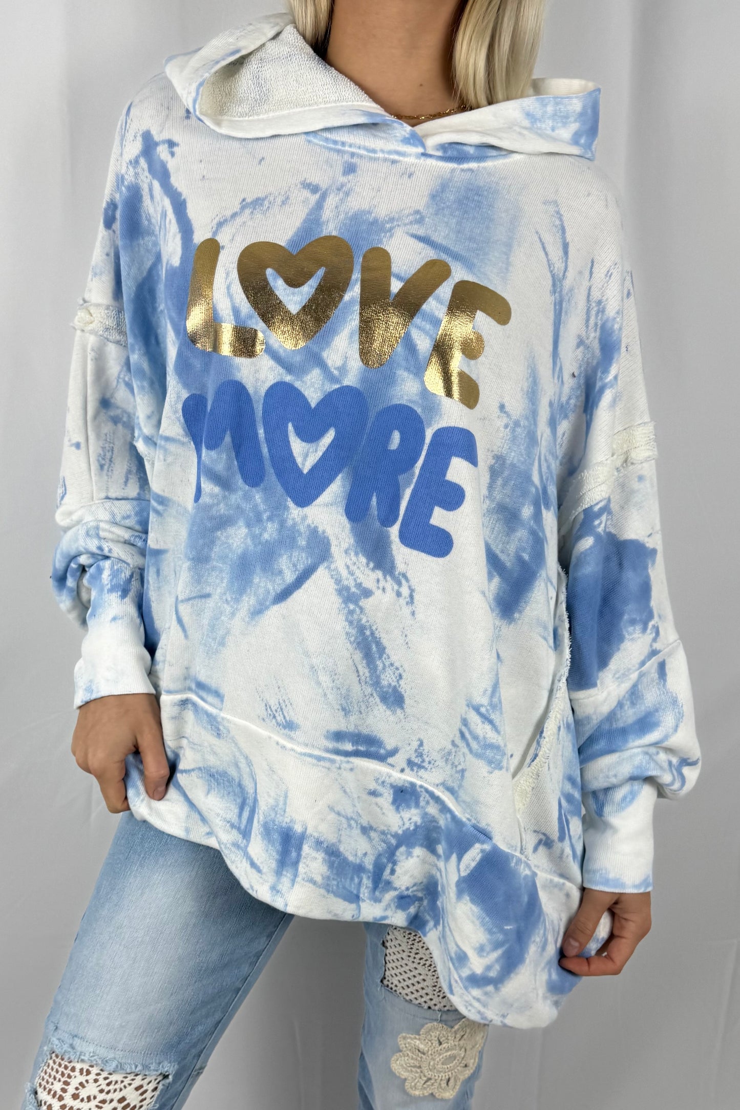 Oversize Pullover „Love More“-Blau