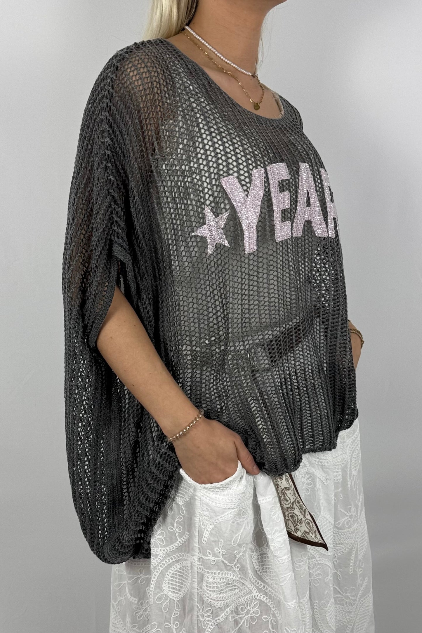 Oversize Strickshirt „YEARN“ – Netzlook Statement Shirt-Schwarz