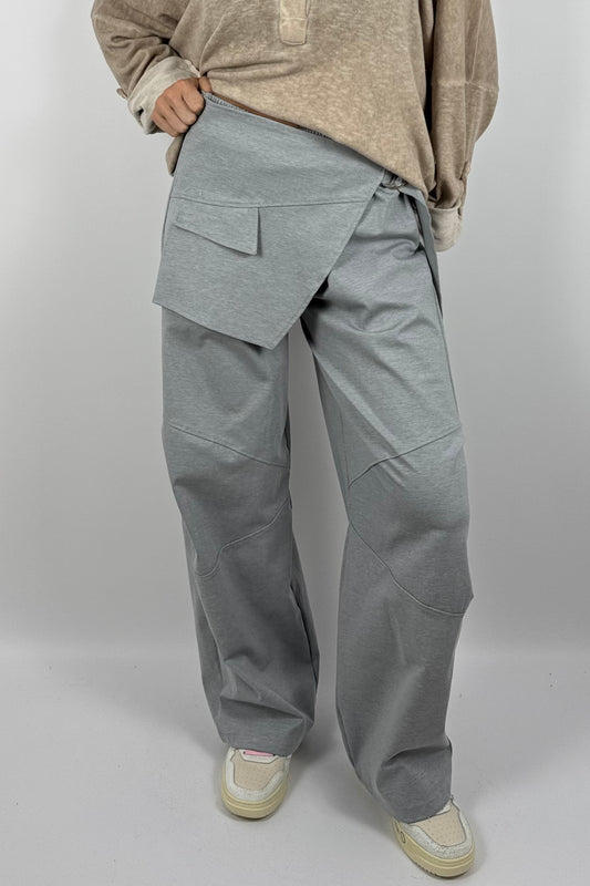 Lässige Hose mit Wickel-Detail & Schnalle-Grau