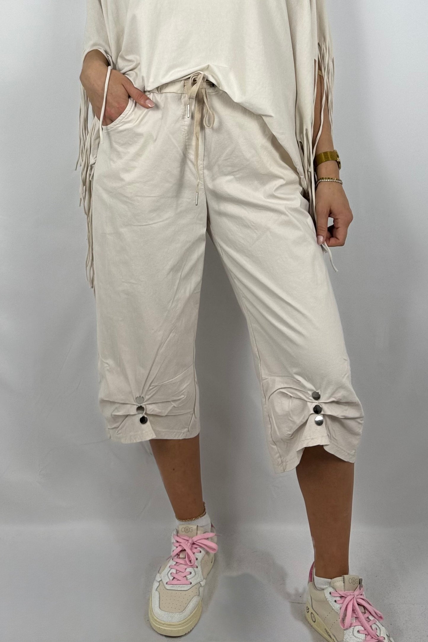 7/8-Hose mit Knopfdetail & Paperbag-Bund-Beige
