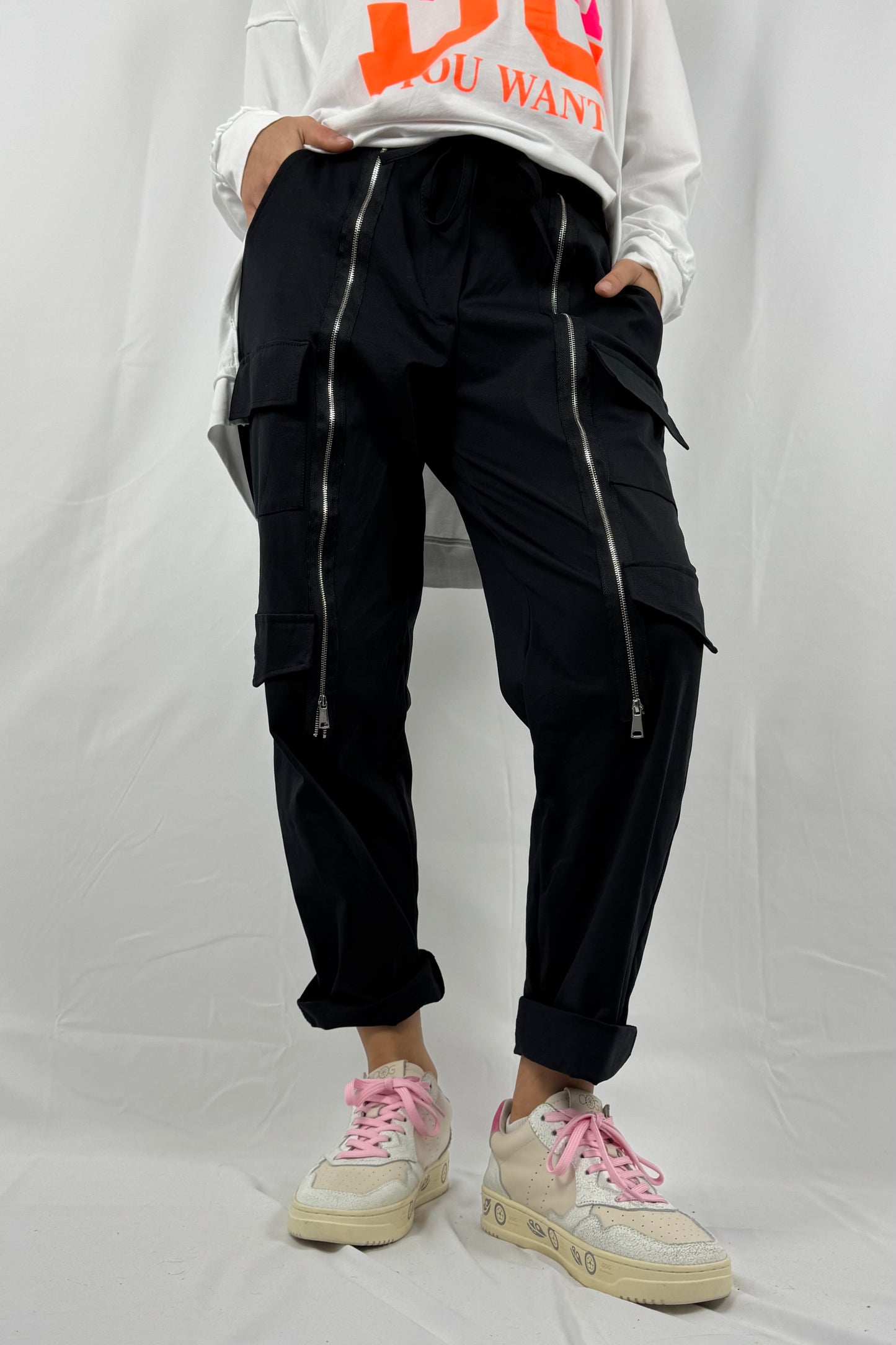 Hose mit Elastikbund, Zipper-Details & Taschen-Schwarz