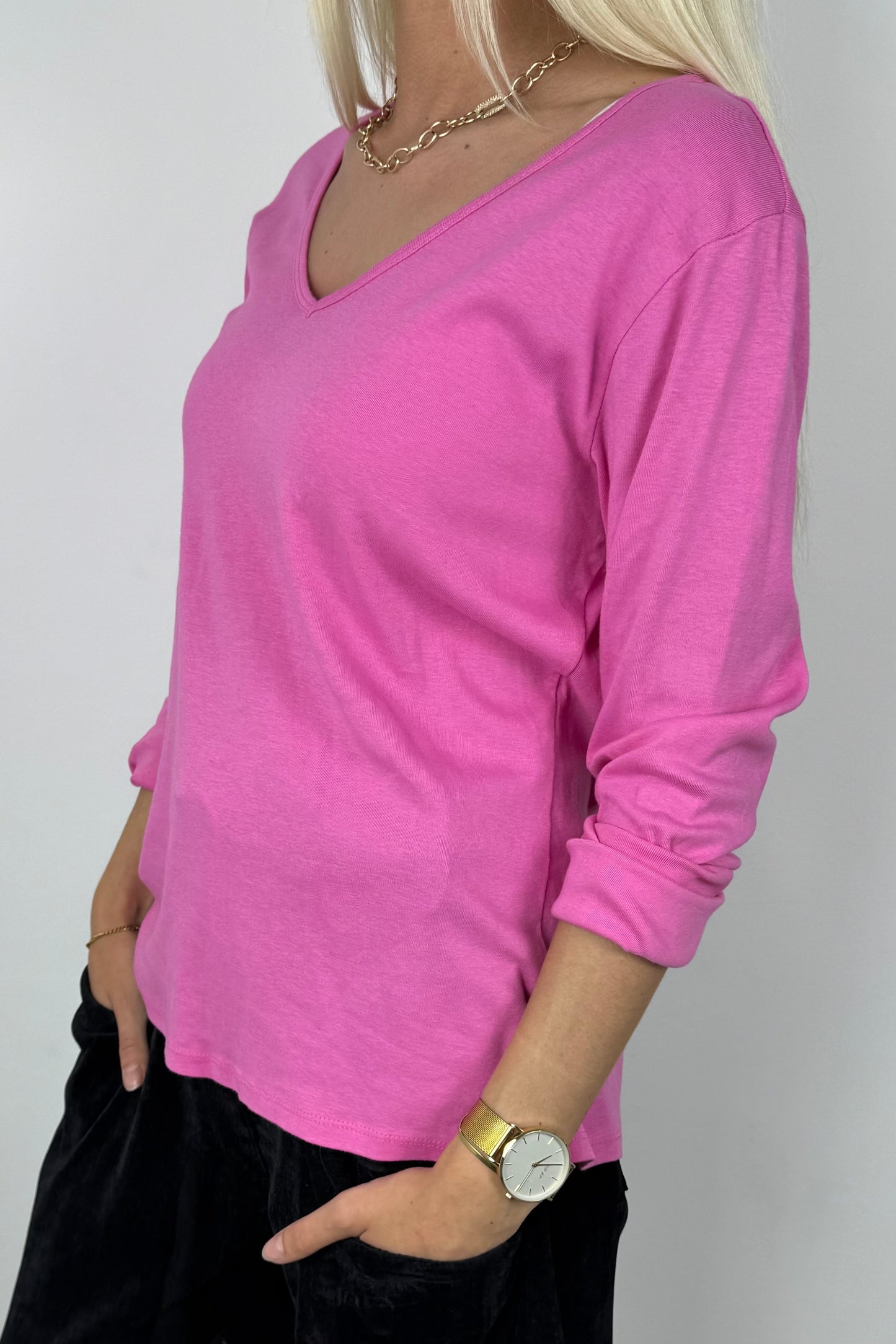 Damen Shirt mit V-Ausschnitt und gekrempelten Ärmeln