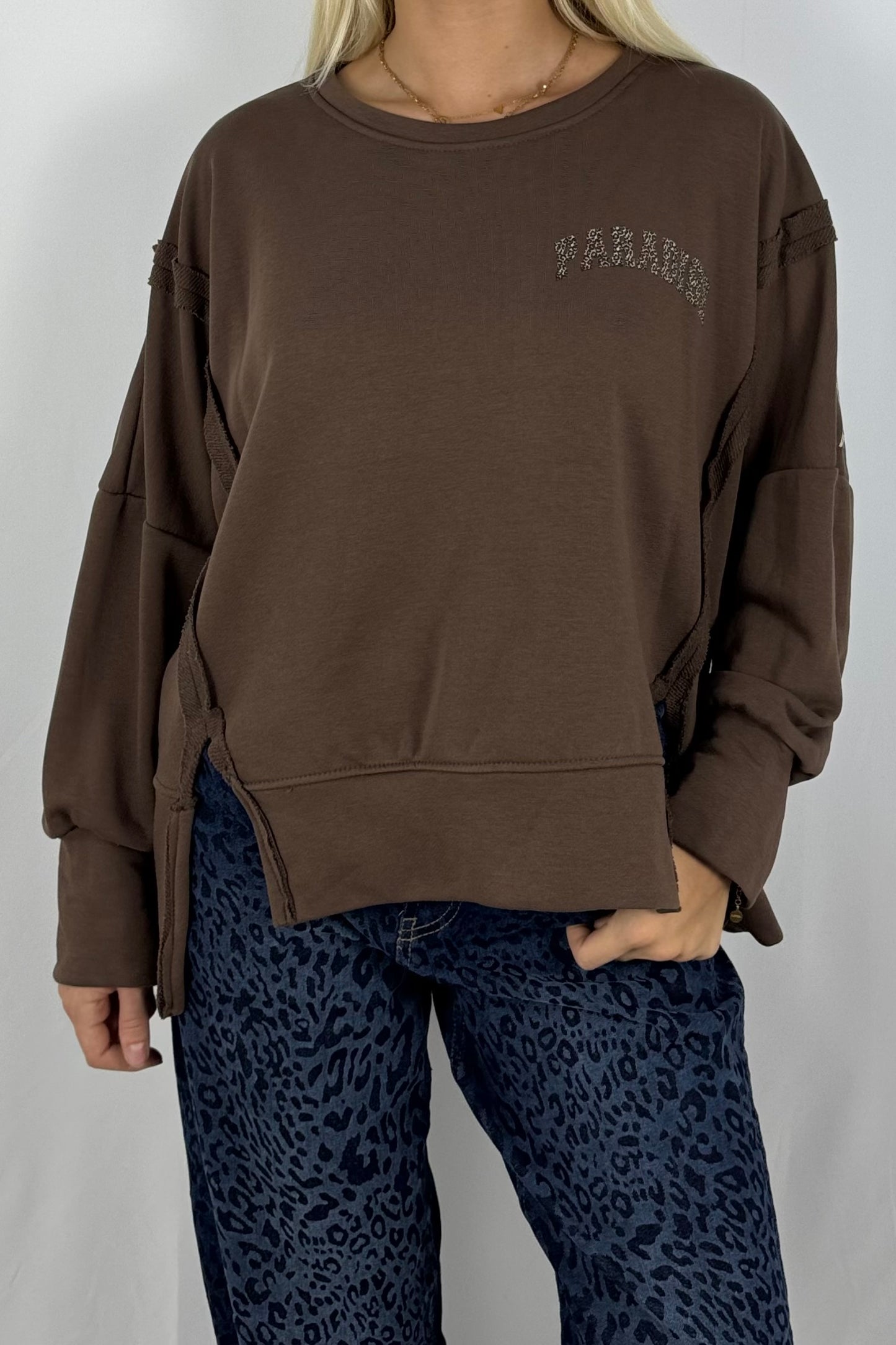 Damen Sweatshirt „PARADISE“ – Leo Print Oversize-Schoko