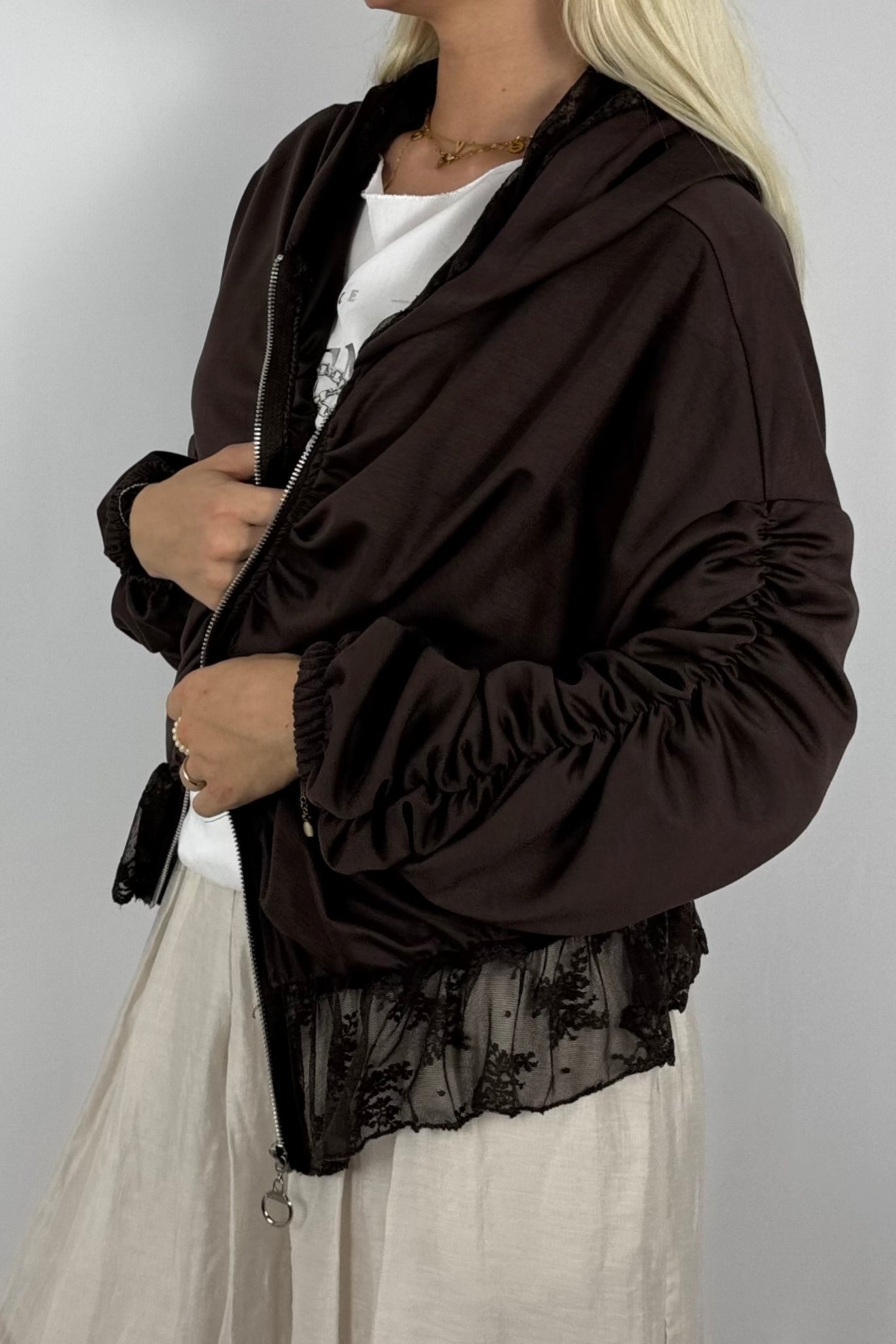 Jacke mit Raffungen und Spitzen-Details-Schoko