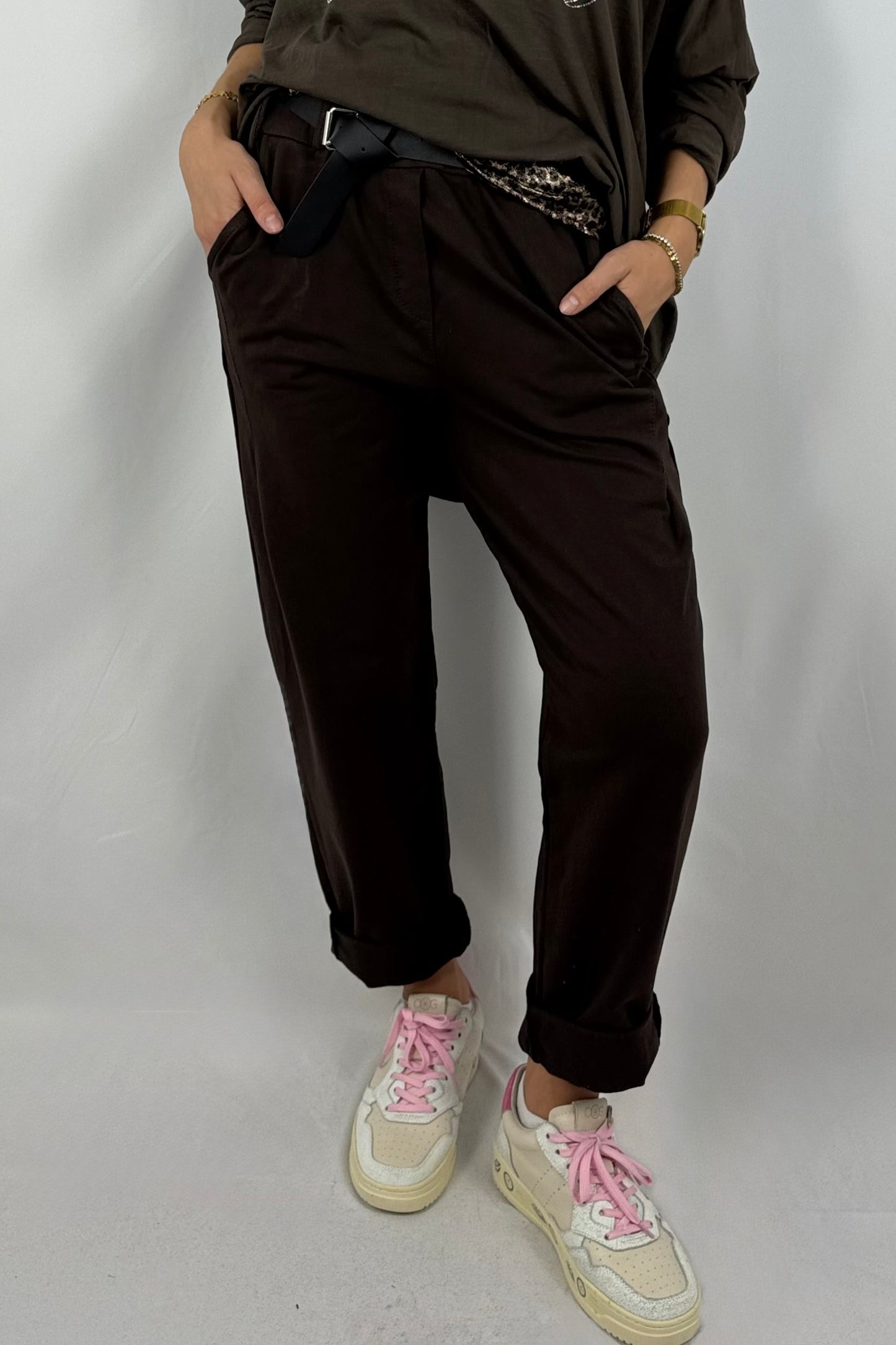 Damen Jogpants mit Leo-Tuch – Oversize-Schoko