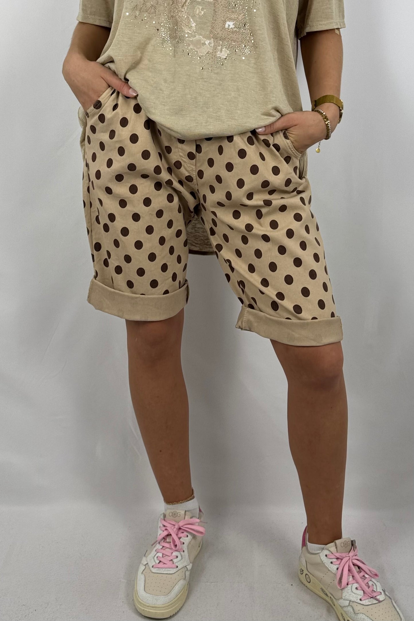 Shorts mit Punkte-Print & Gürtel-Safari