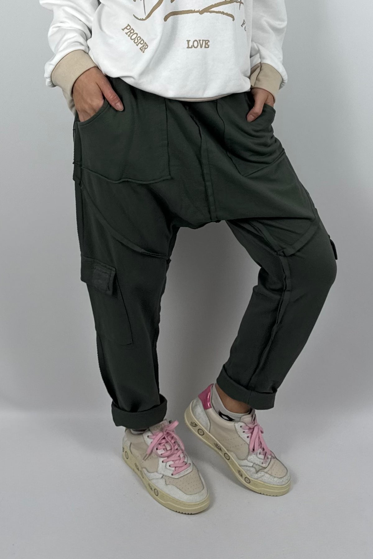Damen-Cargohose mit tiefem Schritt und Ziernähten-Khaki