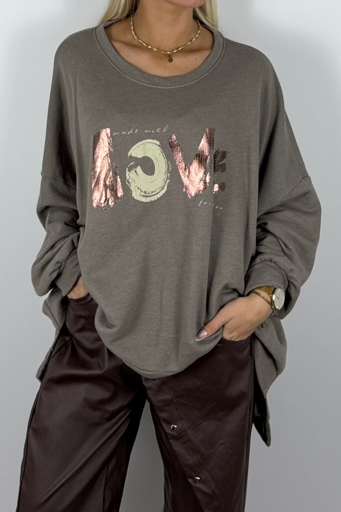 Damen Oversize Sweatshirt „LOVE“ – Mud