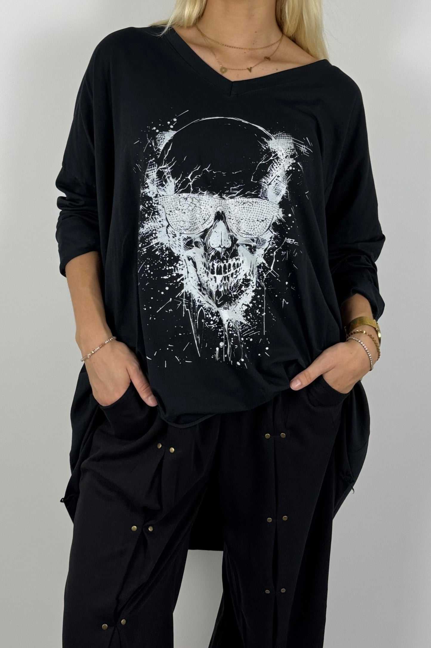 Oversize Damen Shirt mit Totenkopf-Print-Schwarz