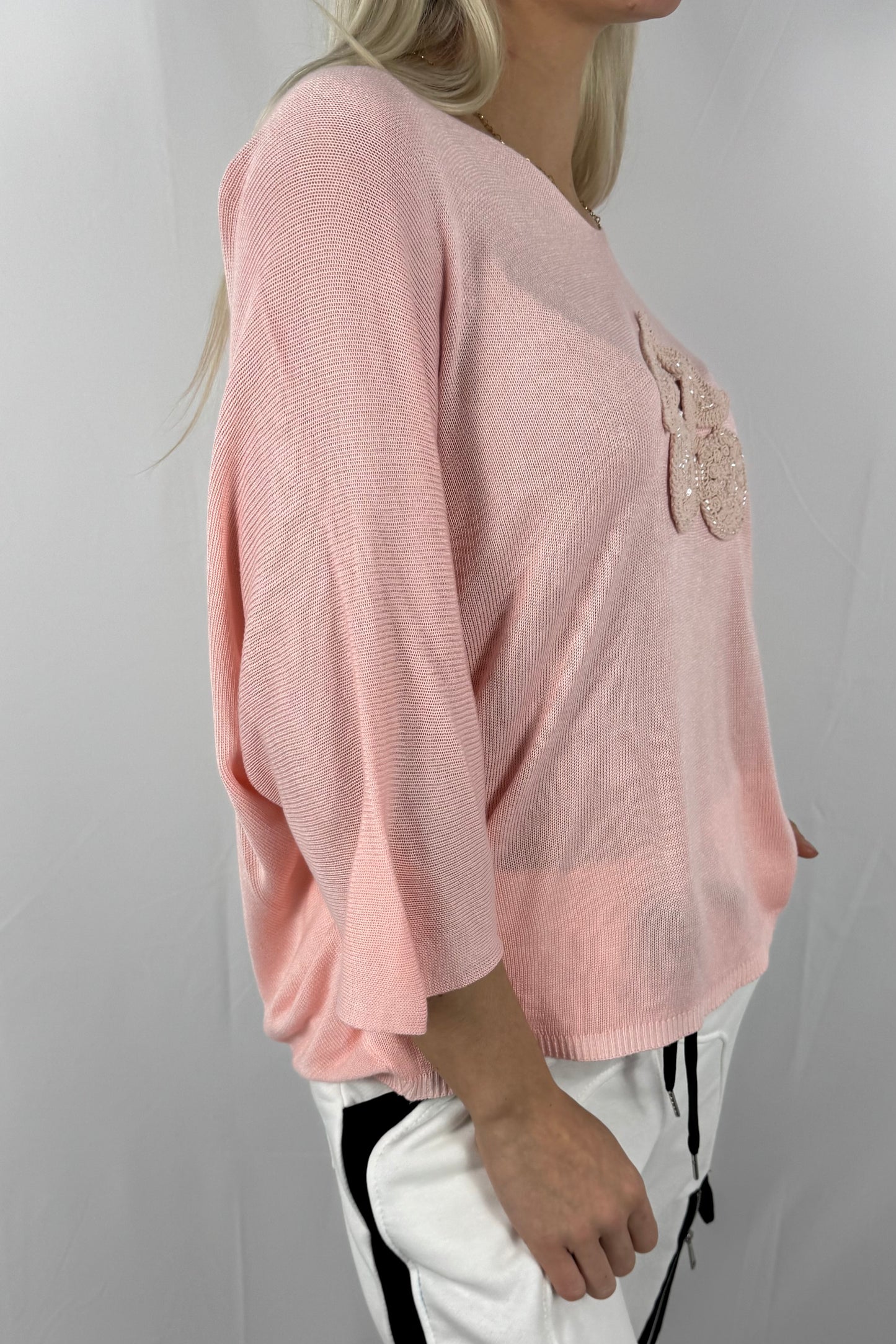 Shirt mit V-Ausschnitt & gehäkelter Applikation-Rosa