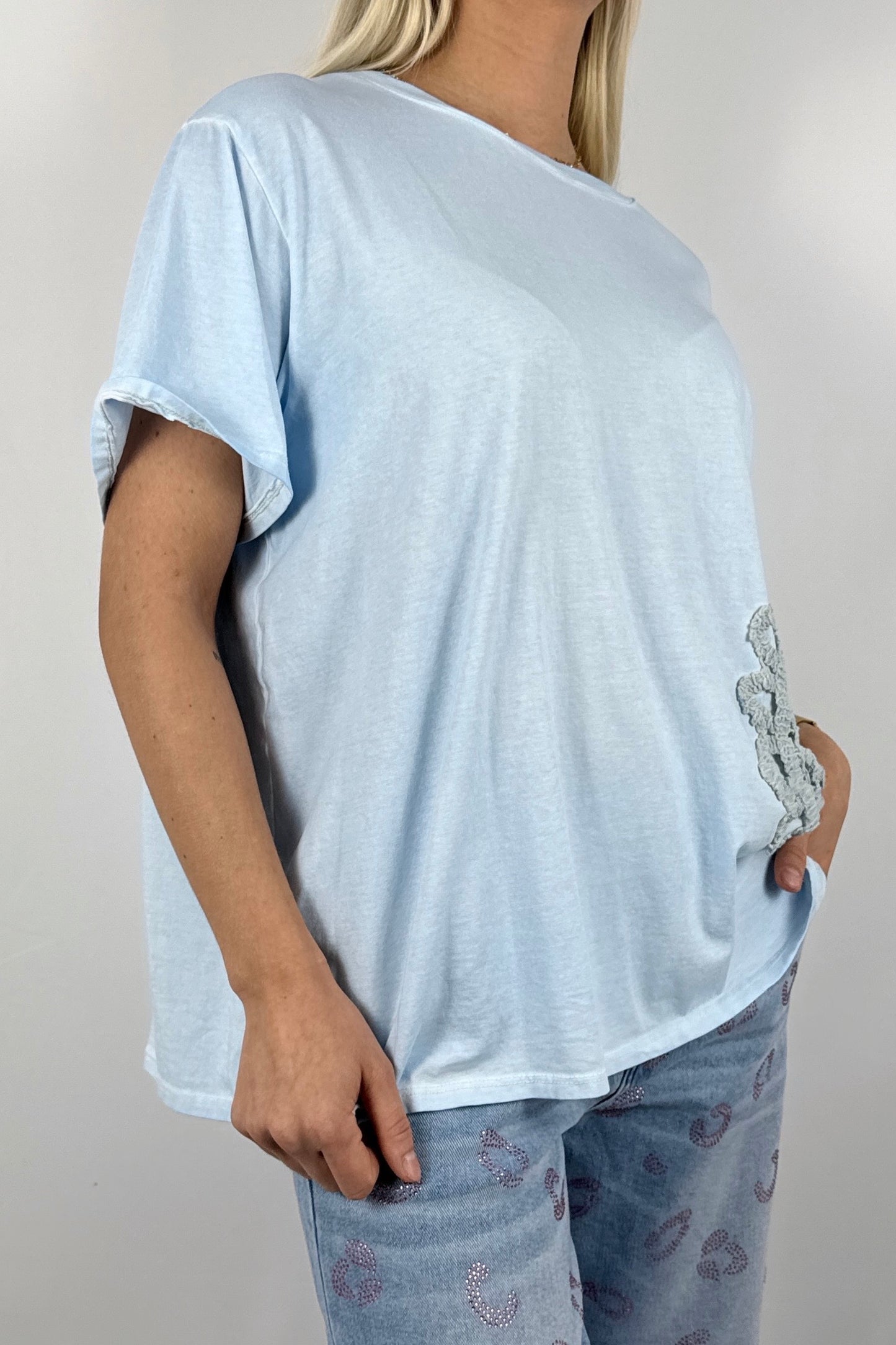Shirt mit großem Häkel Muster-Hellblau