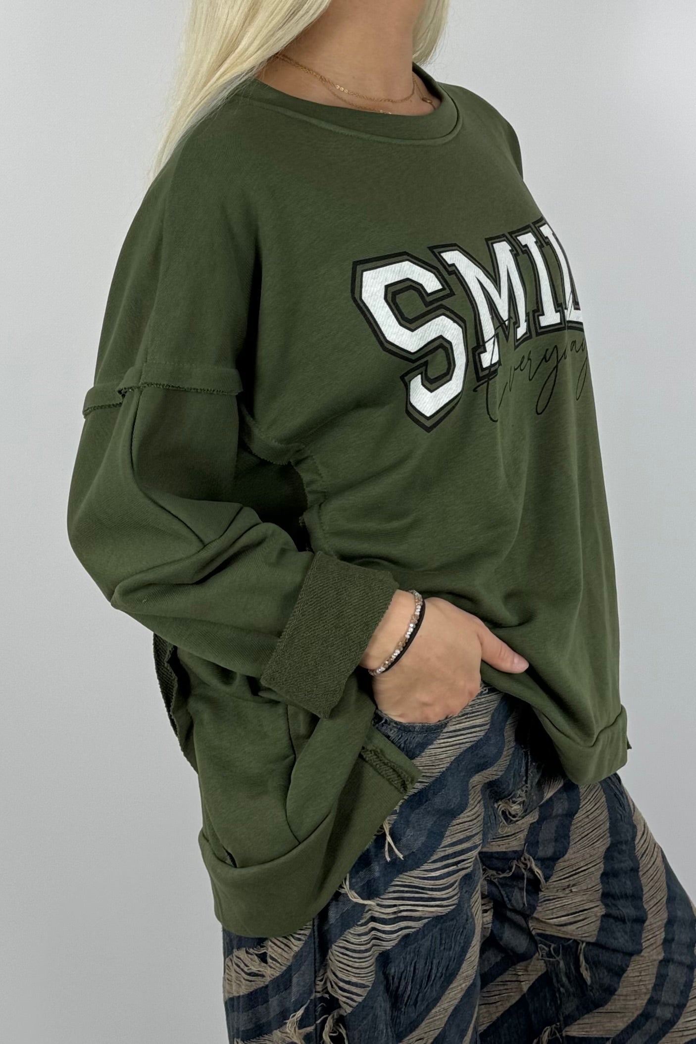Damen Oversize Sweatshirt „SMILE Everyday“ –Khaki