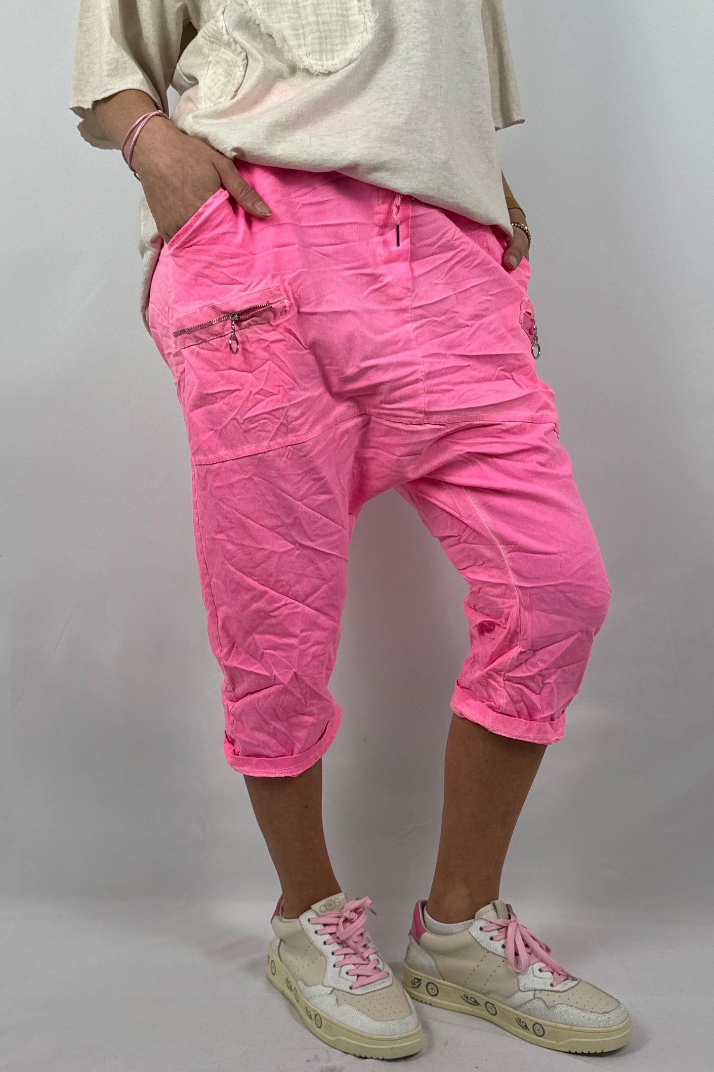 Damen Short mit Reißverschluss Details -Neon Pink