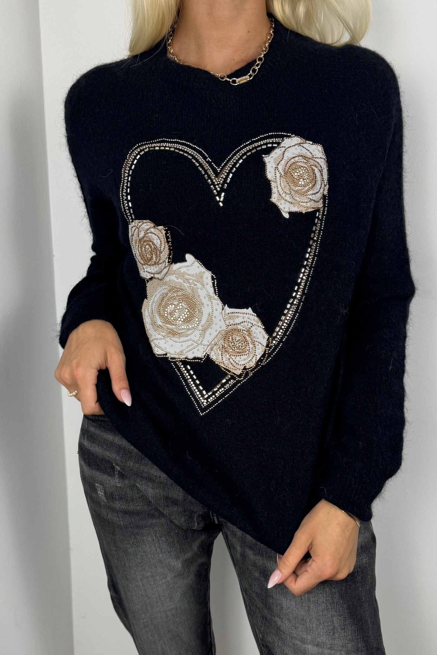 Pullover mit Herz- und Rosen-Design-Schwarz