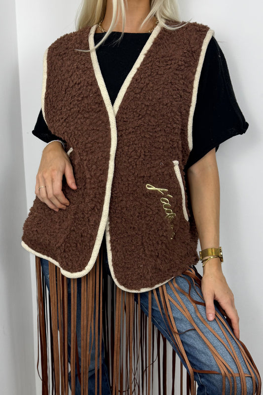 Flauschige Weste mit Stickerei –Choco