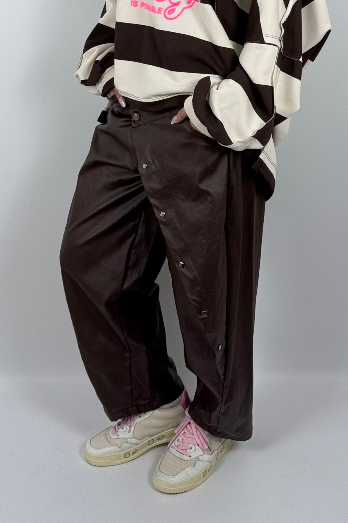 Damen Lederlook-Hose mit asymmetrischem Detail – Schoko