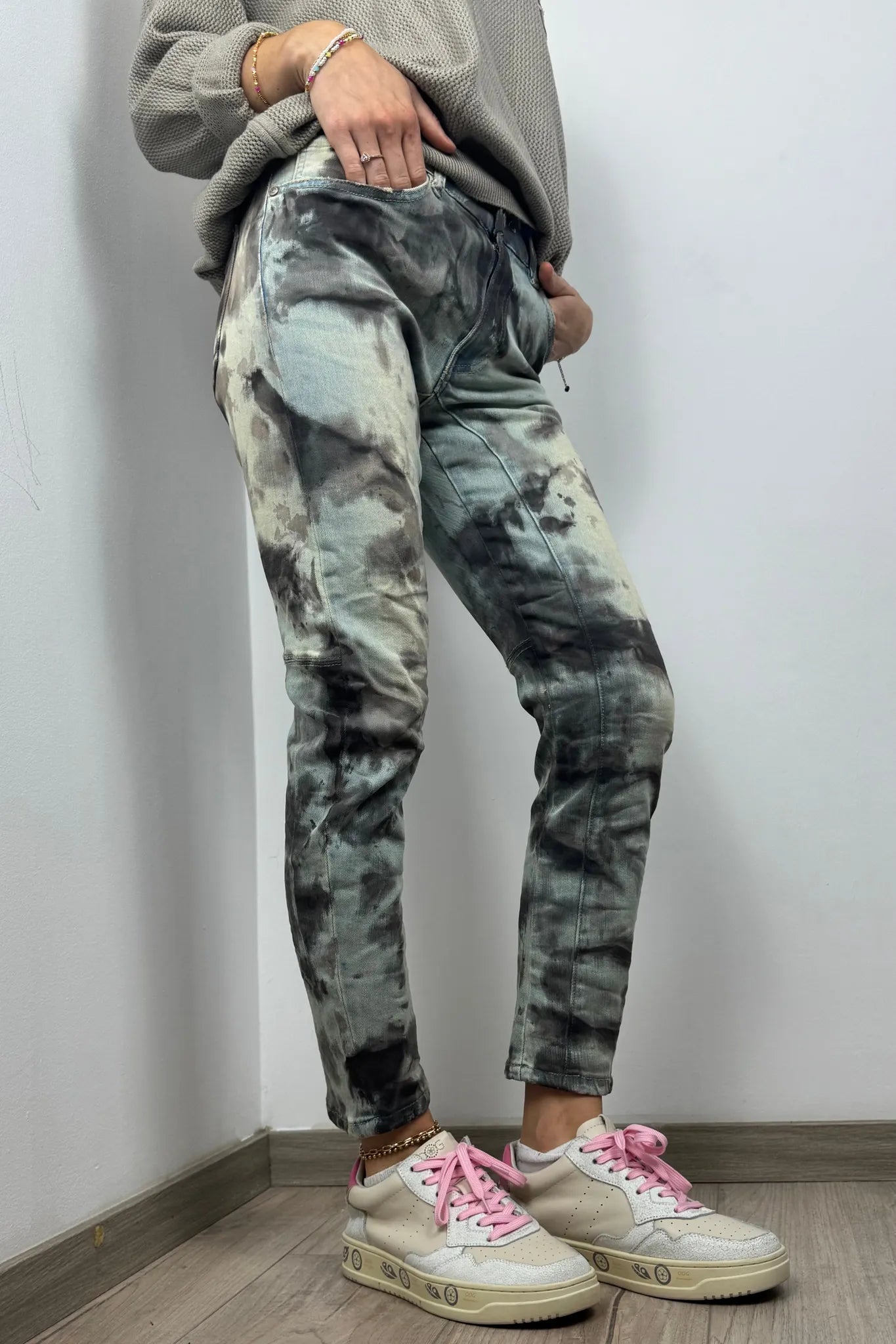 Batik-Jeans im Used-Look – Unikat-Style mit Charakter
