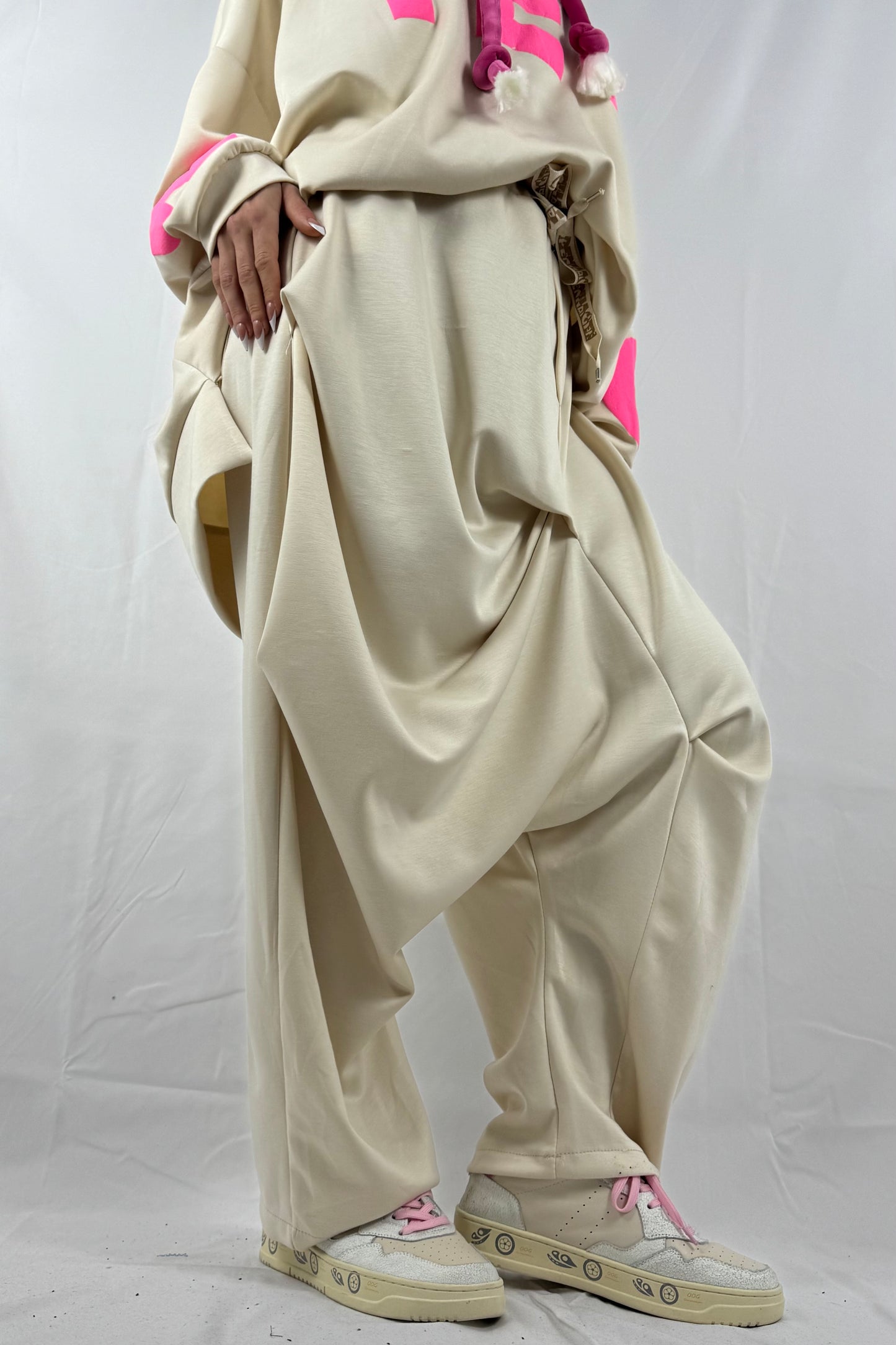 Lässige Haremshose aus Butterstoff –Beige