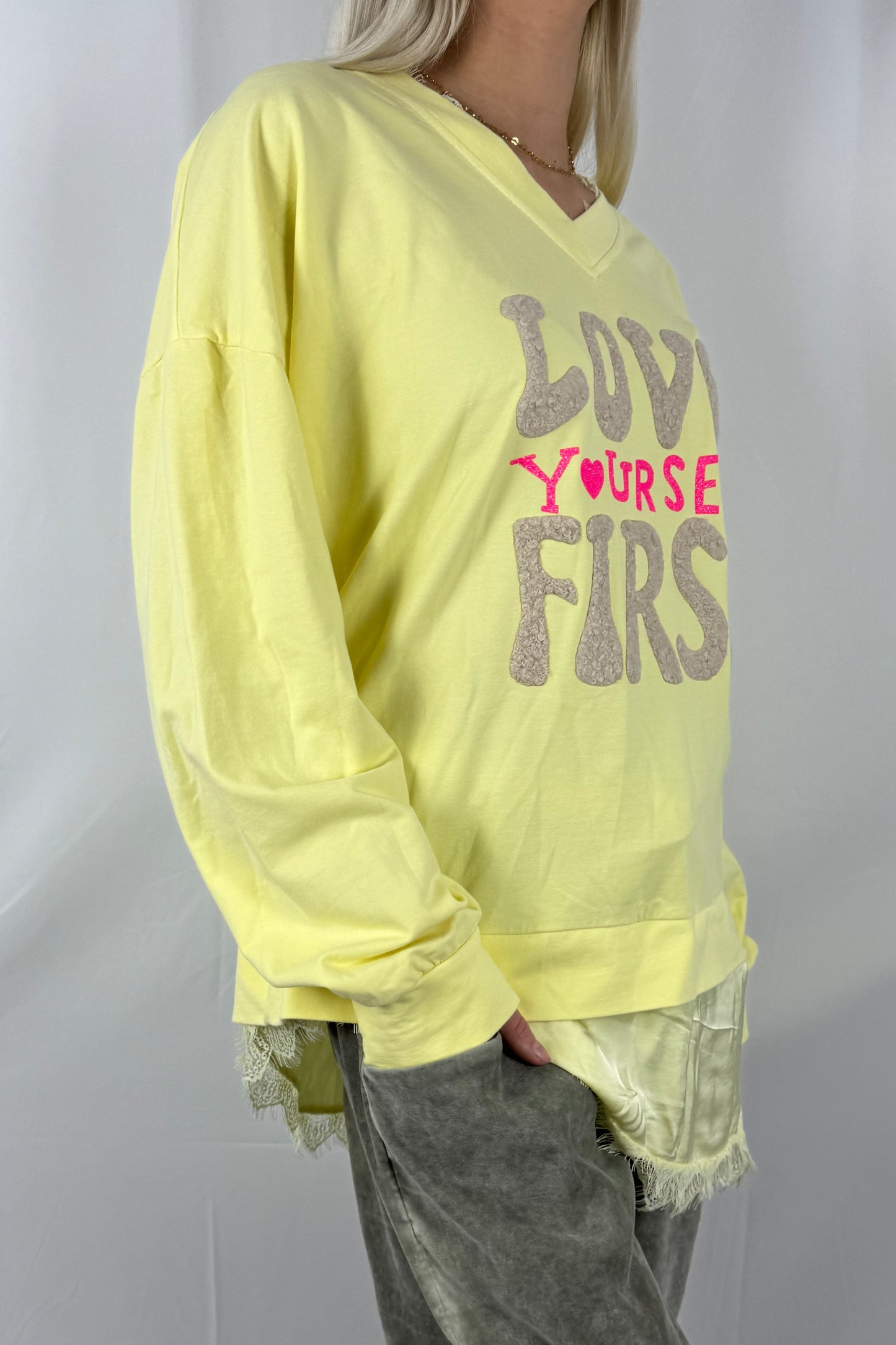 Oversize Shirt „Love Yourself First“-Gelb