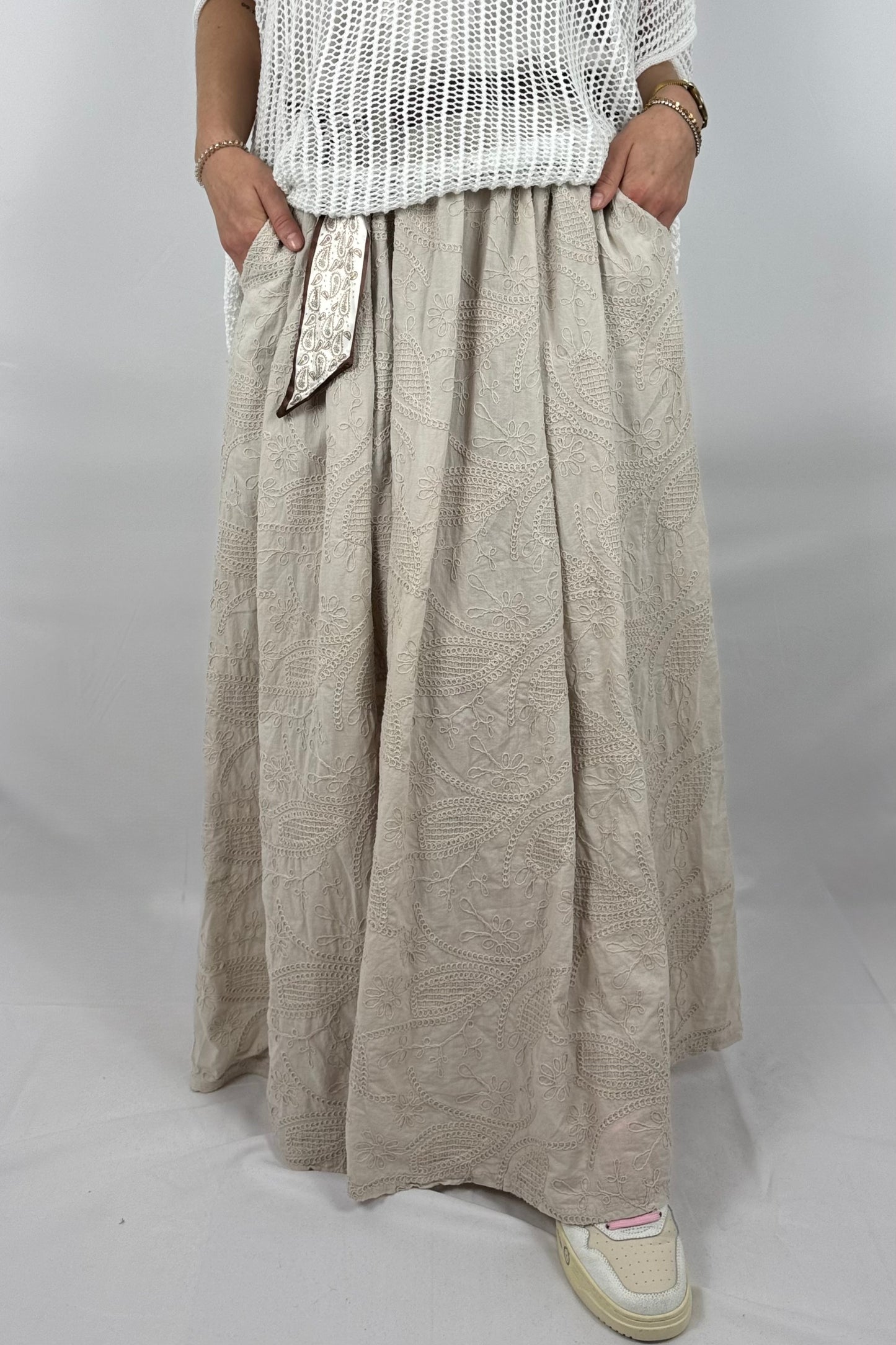 Boho Midi Rock mit Stickerei & Gürtel – Baumwolle -Beige