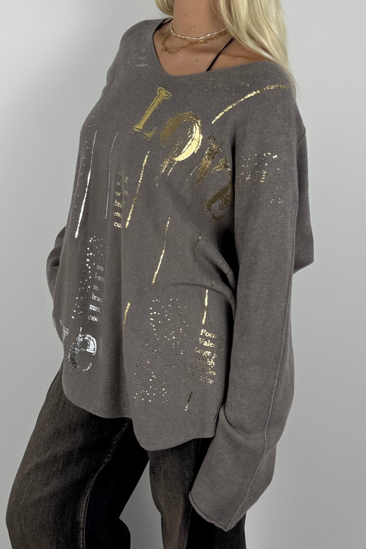 Oversize Shirt mit V-Ausschnitt & Metallic-Print-Mud