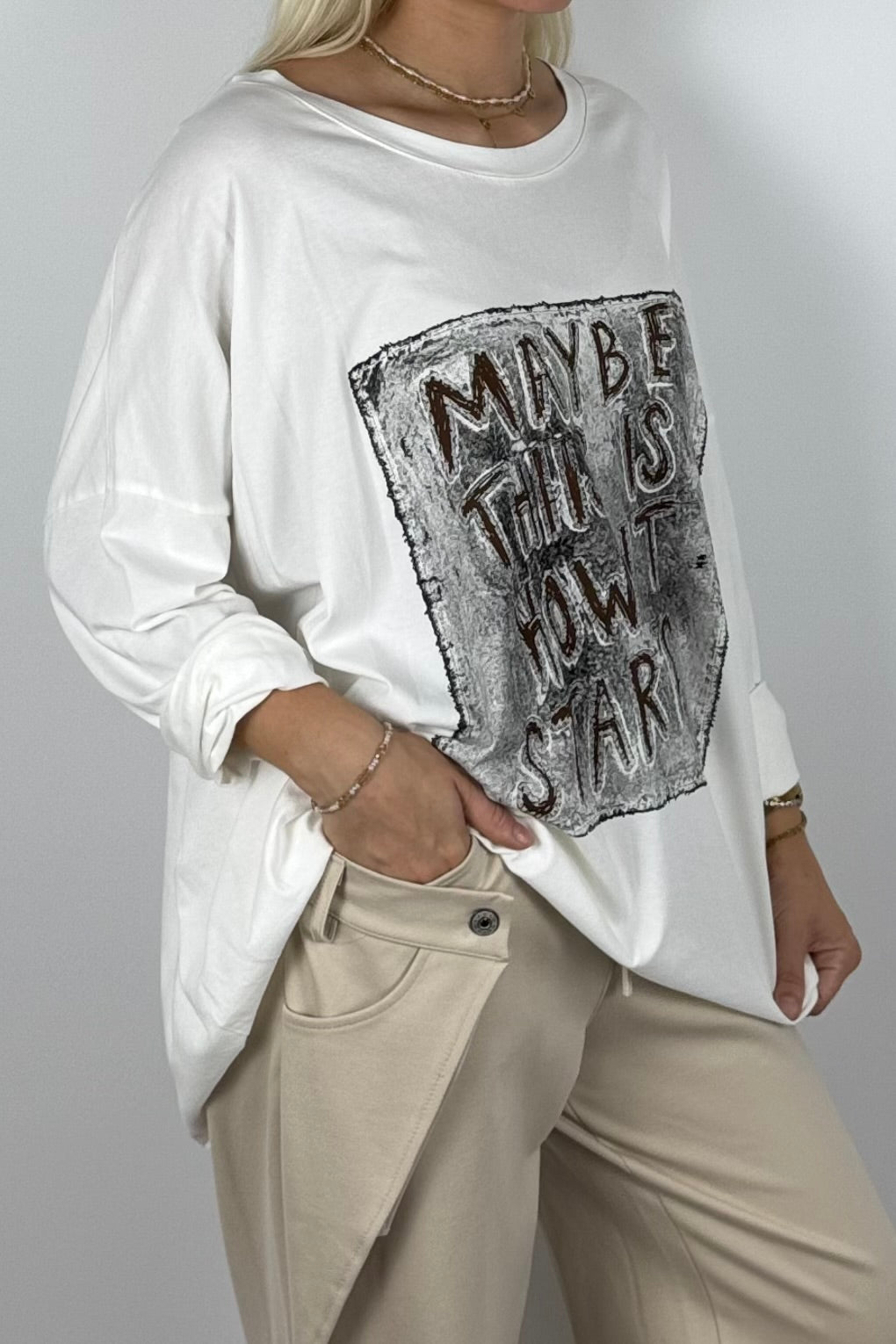 Damen Oversize Shirt „Maybe This Is How It Starts“ – Weiß
