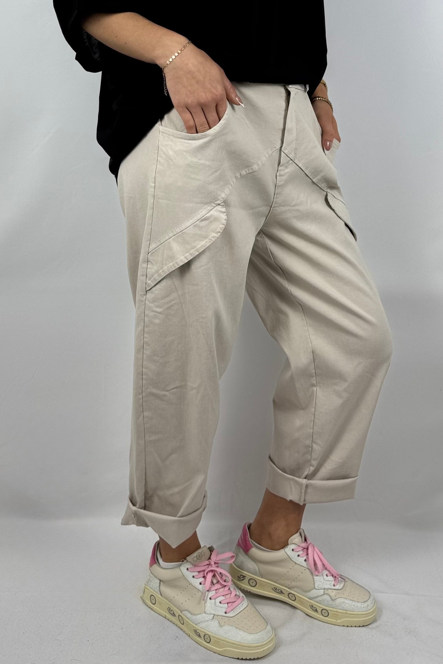 7/8-Hose mit asymmetrischen Taschen-Beige
