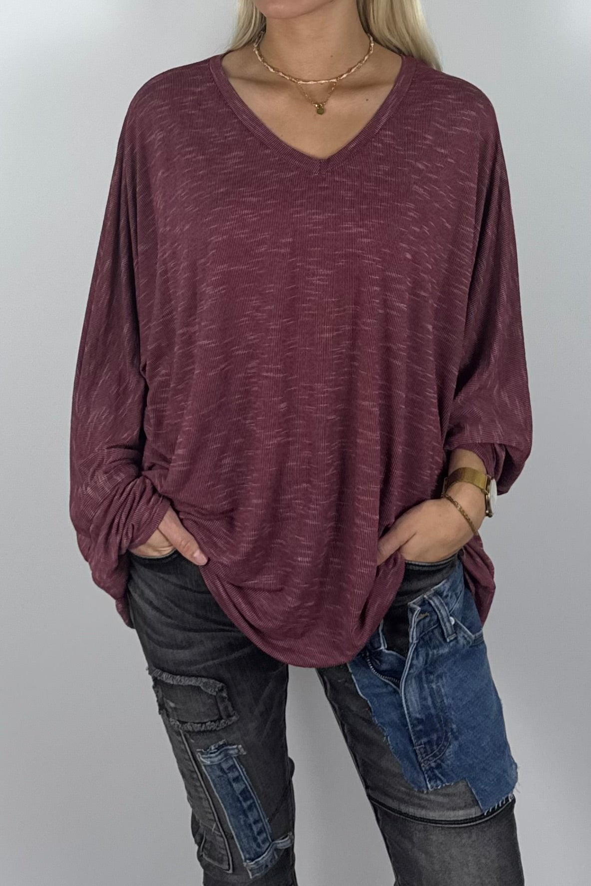 Damen Oversize Shirt mit V-Ausschnitt – Bordeaux