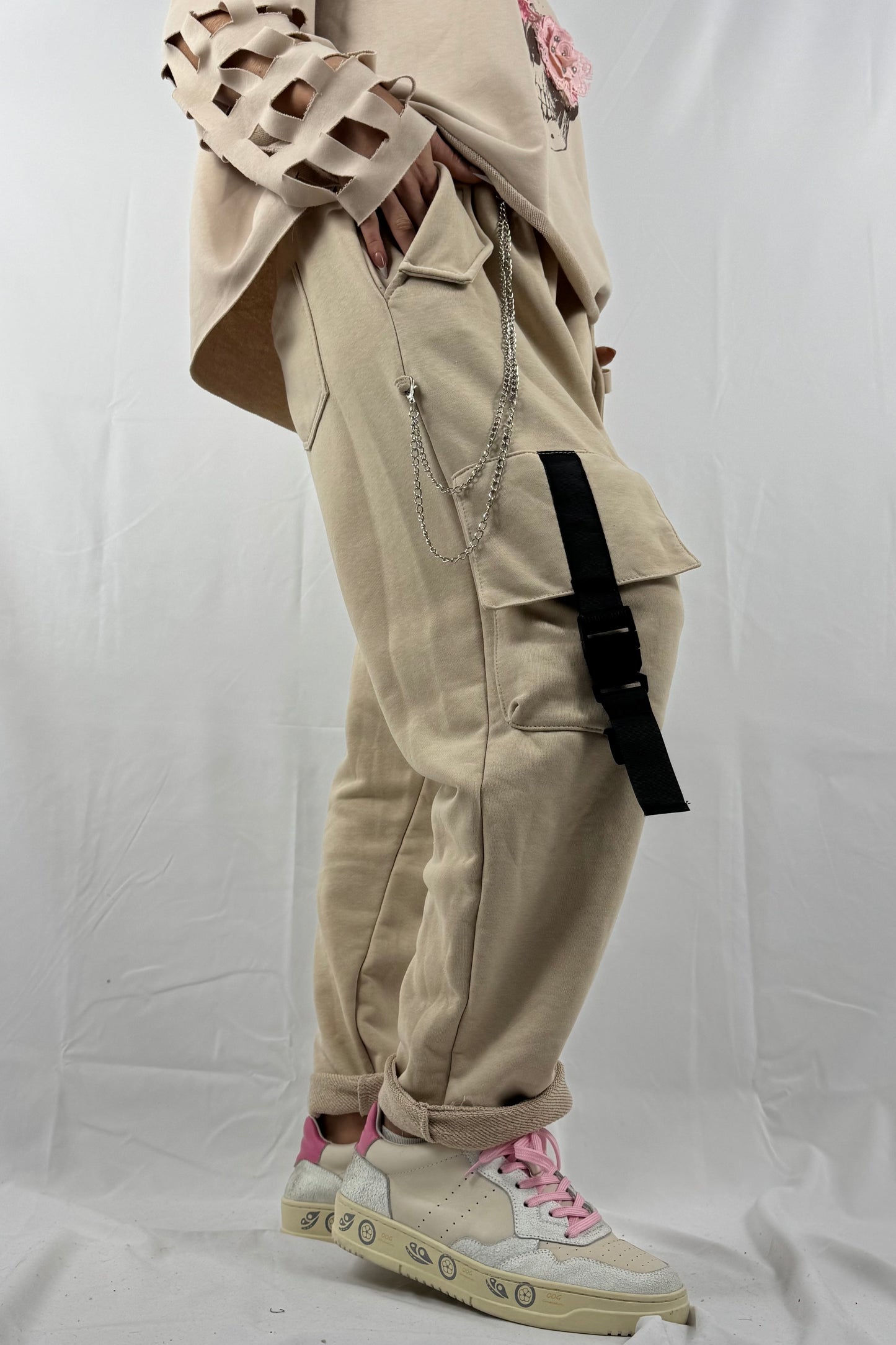 Cargo Jogpants mit Kette & Taschen –Beige