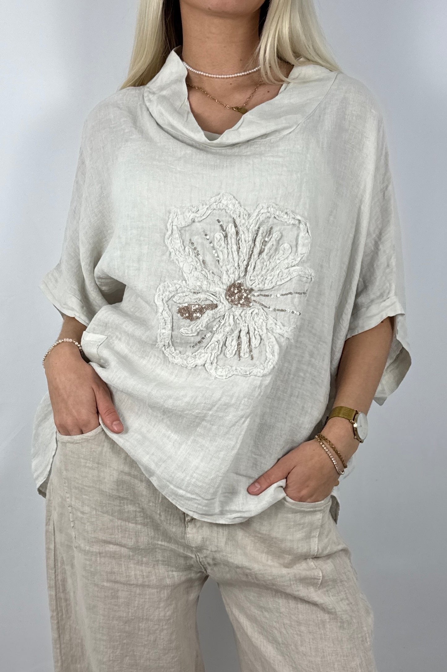 Leinen Shirt mit Blumen-Applikation – Lässiger Look-Beige