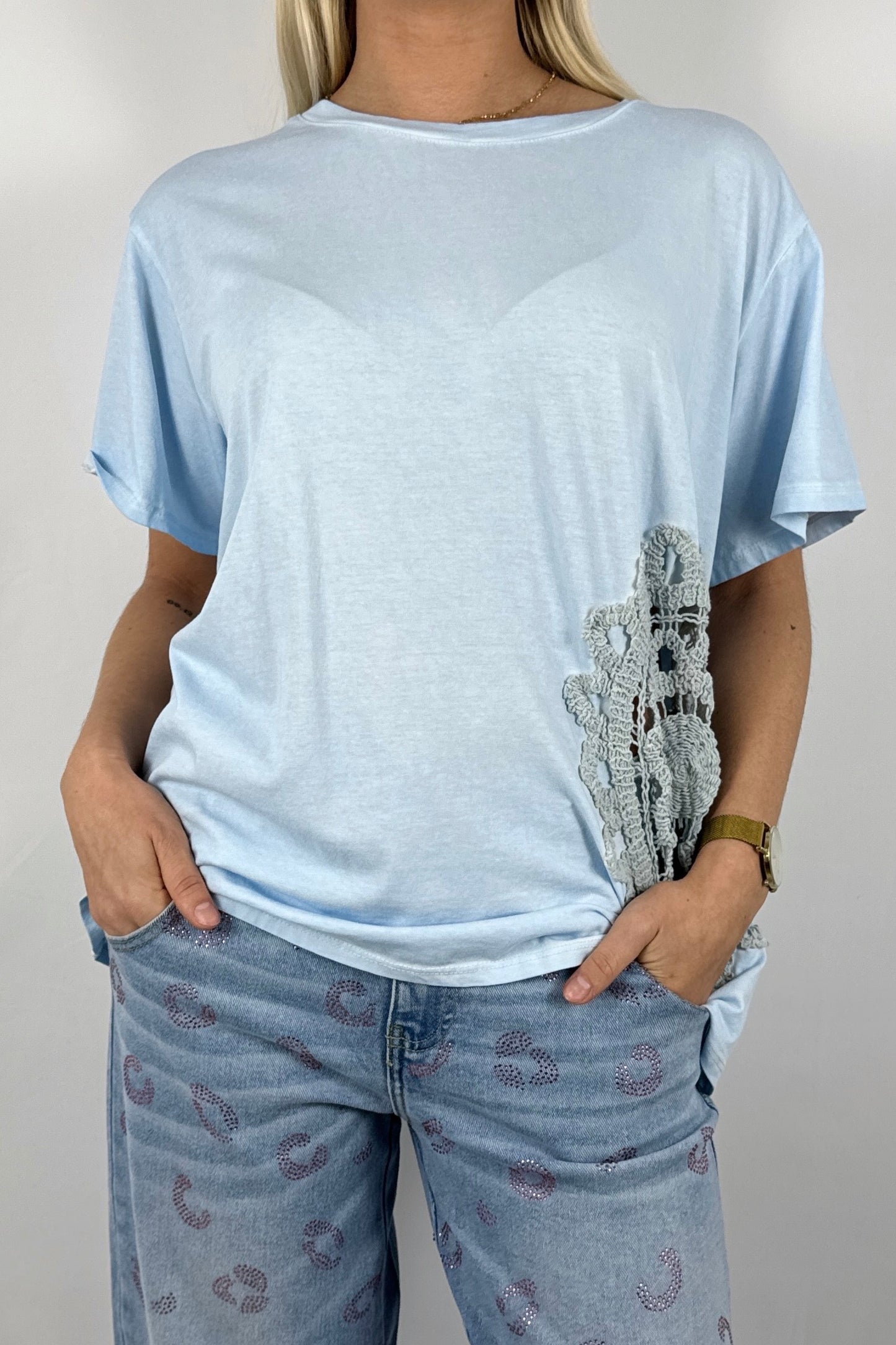 Shirt mit großem Häkel Muster-Hellblau