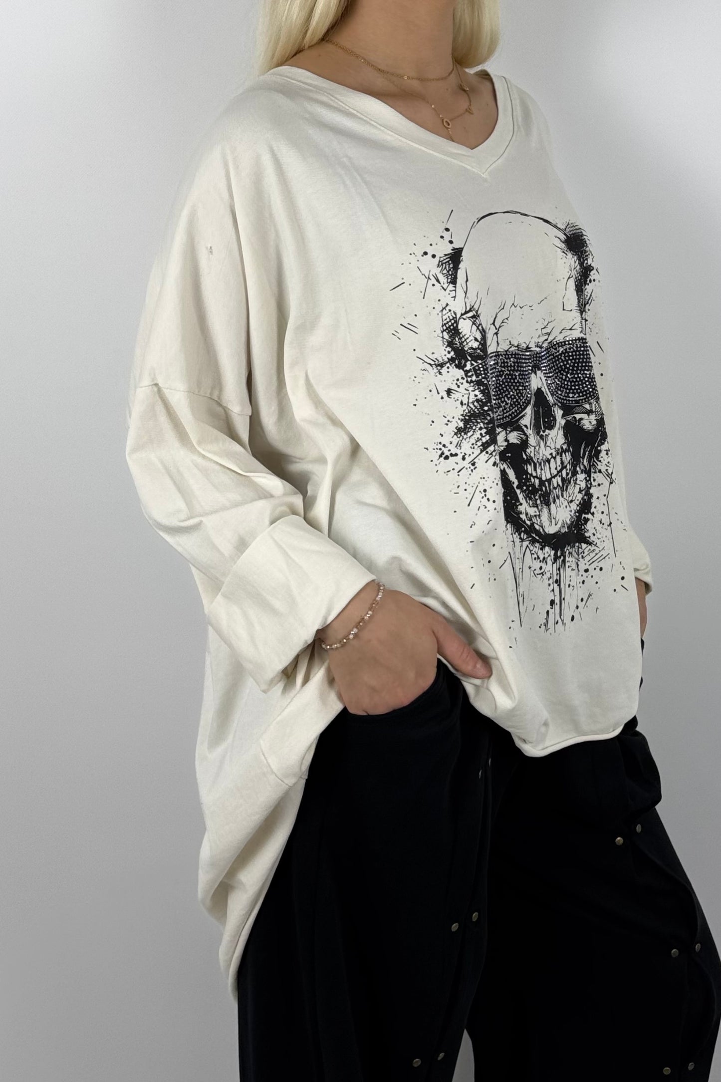 Oversize Damen Shirt mit Totenkopf-Print-Beige