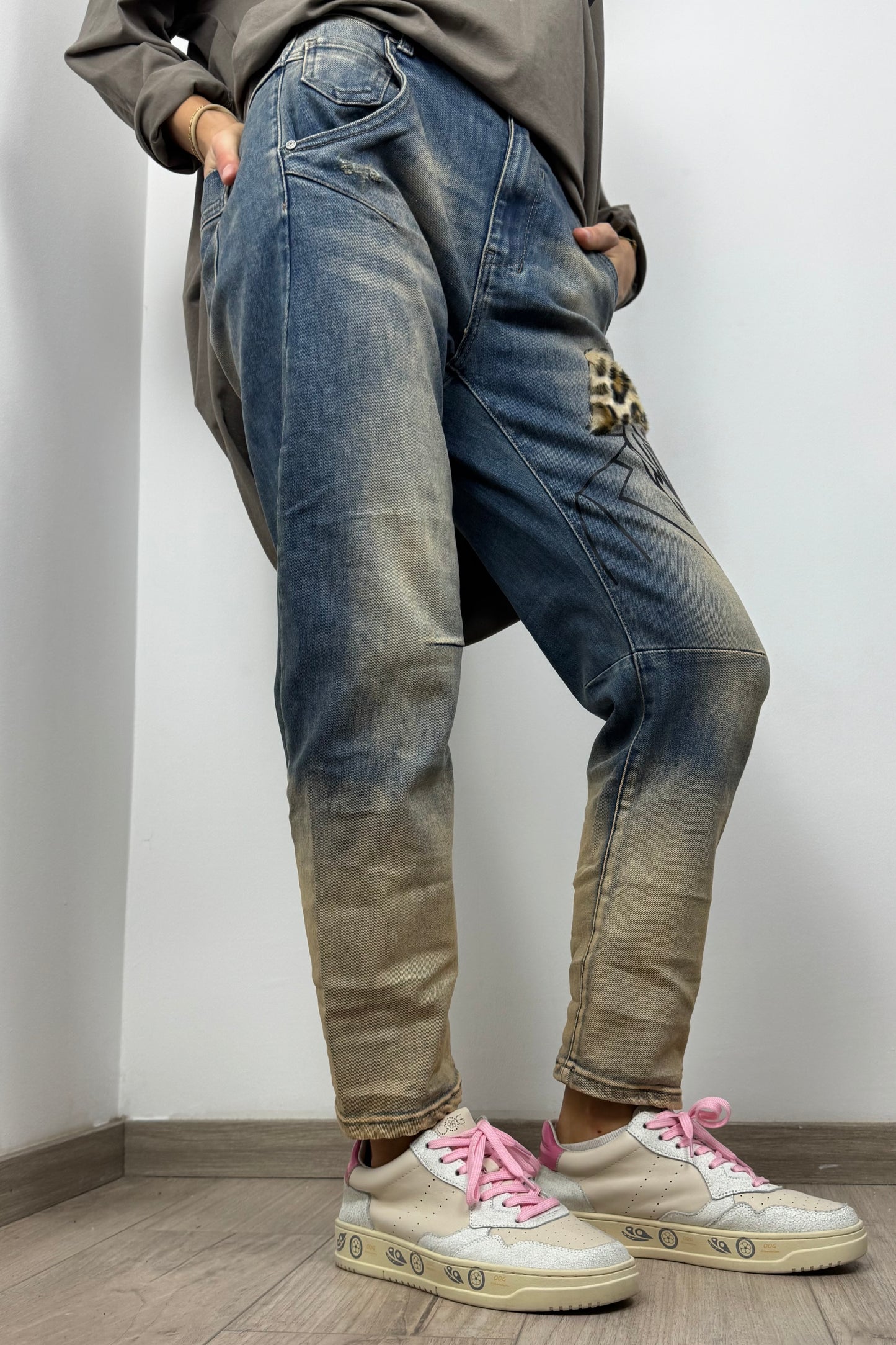 Stylische Damen Jeans mit Print und Used-Waschung